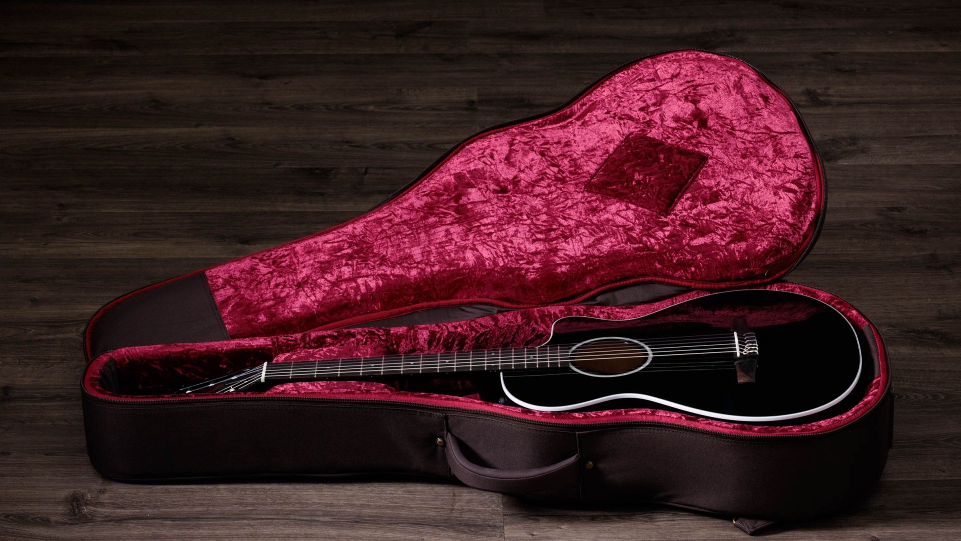212ce-N BLK Plus LTD (Versandrückläufer)