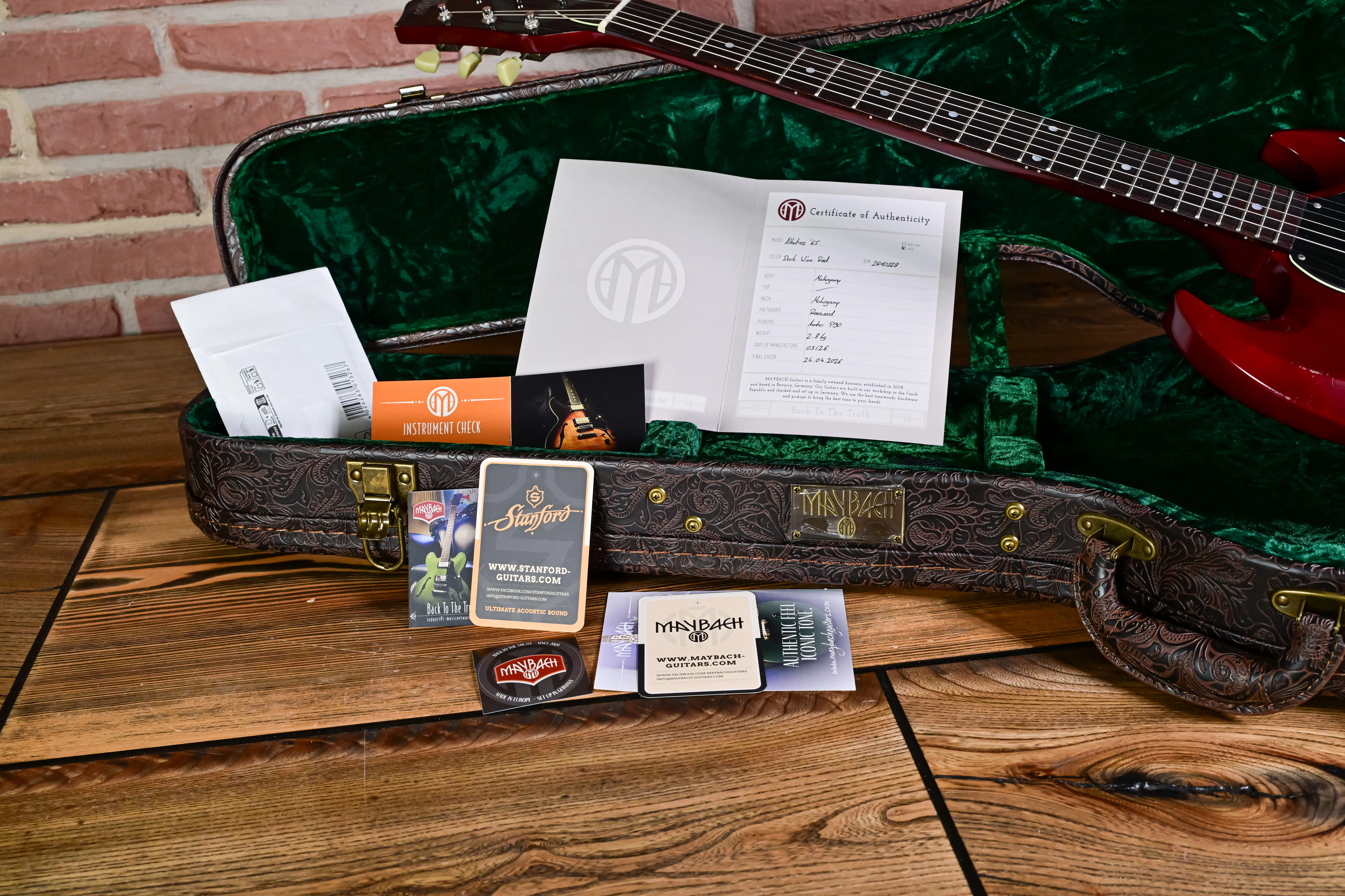 Albatroz 65 Dark Wine Red Aged E-Gitarre