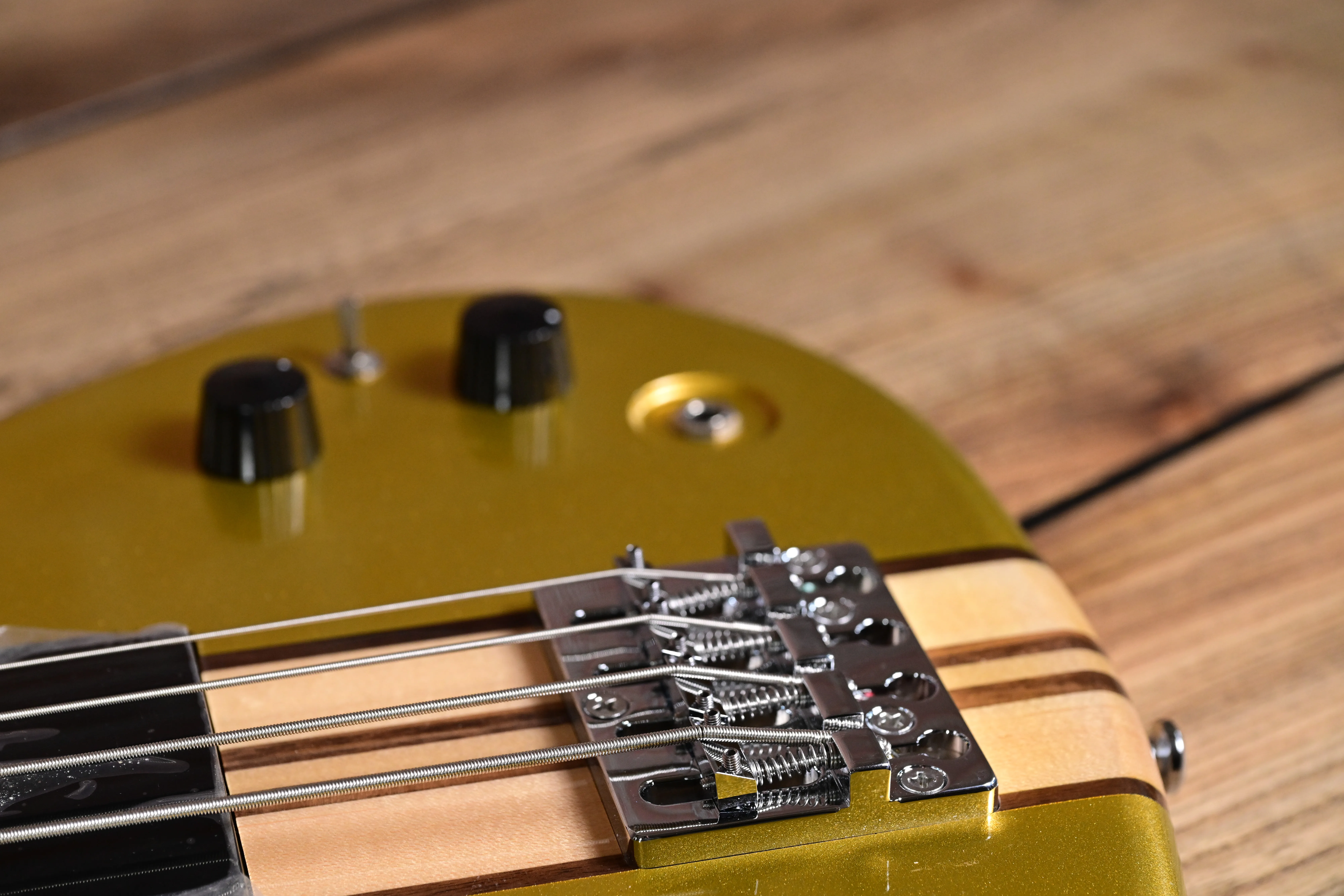 Pro II SB 700 Gold Wing Bass Gold Limited Edition