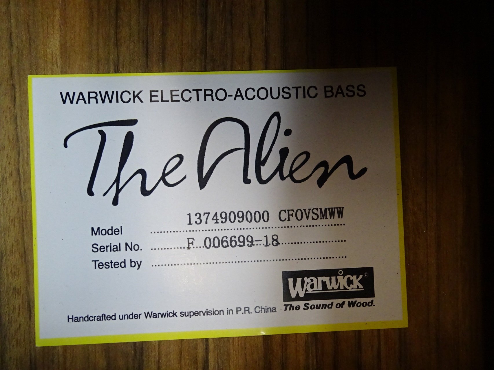 Alien, 4-String - Natural Transparent Satin "B-Stock"