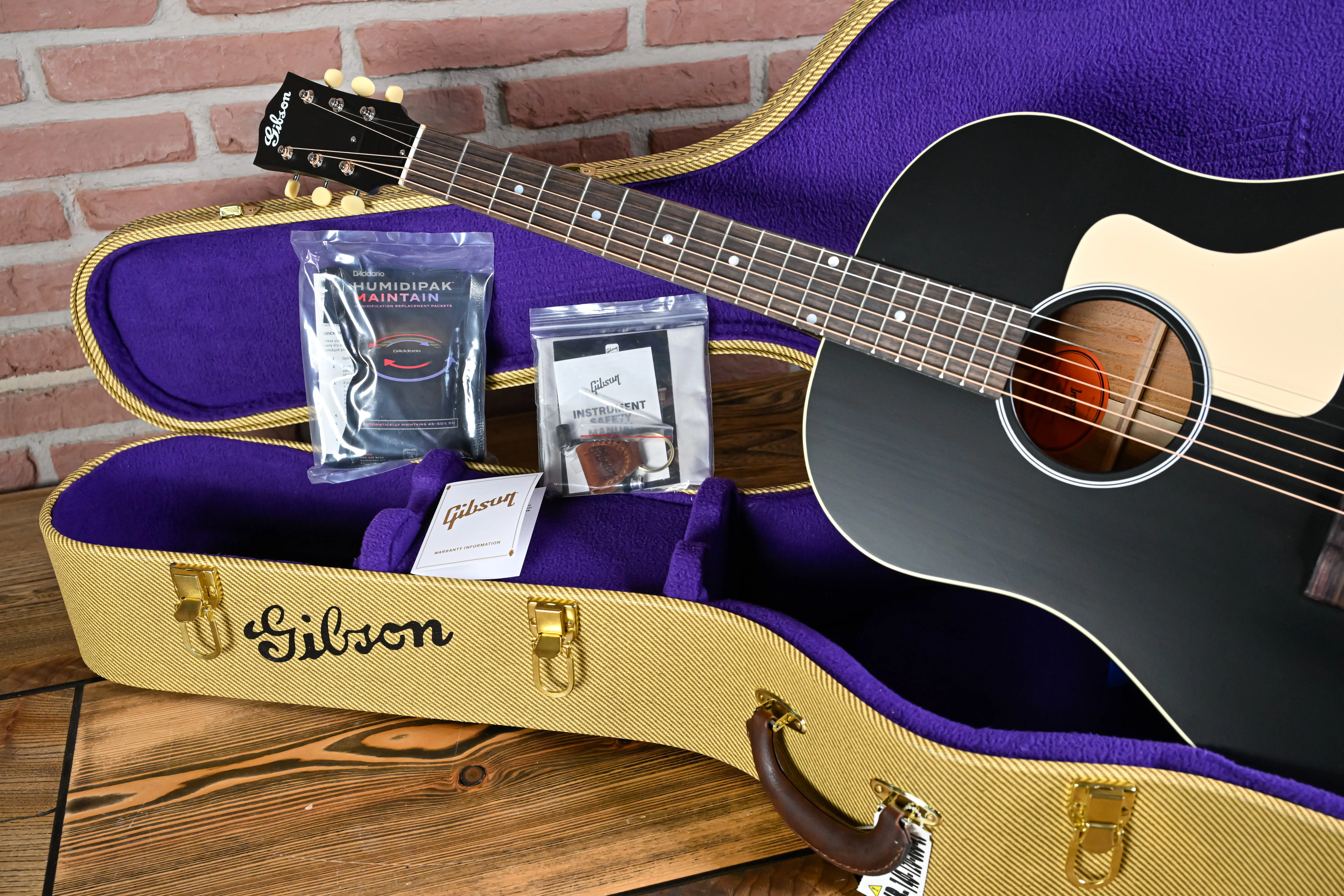 J-45 Century 12-Fret Ebony Westerngitarre