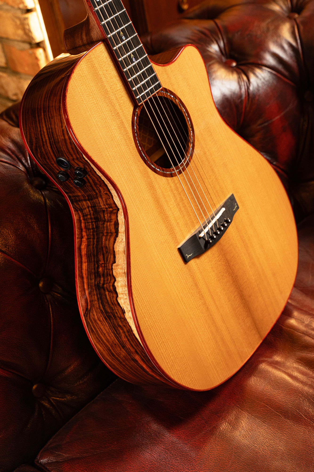 Gold A10 Cocobolo Natur Hochglanz Westerngitarre