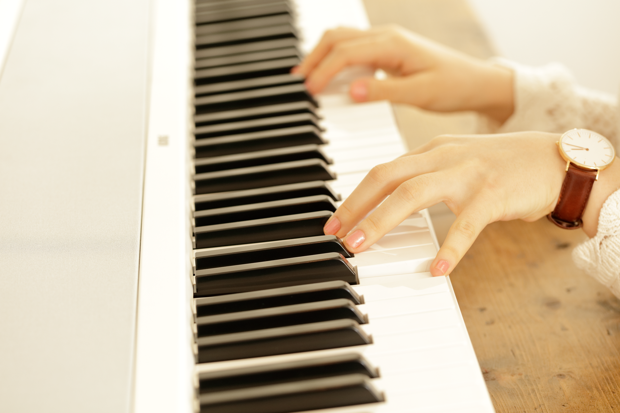 B2 Digitalpiano in Weiß
