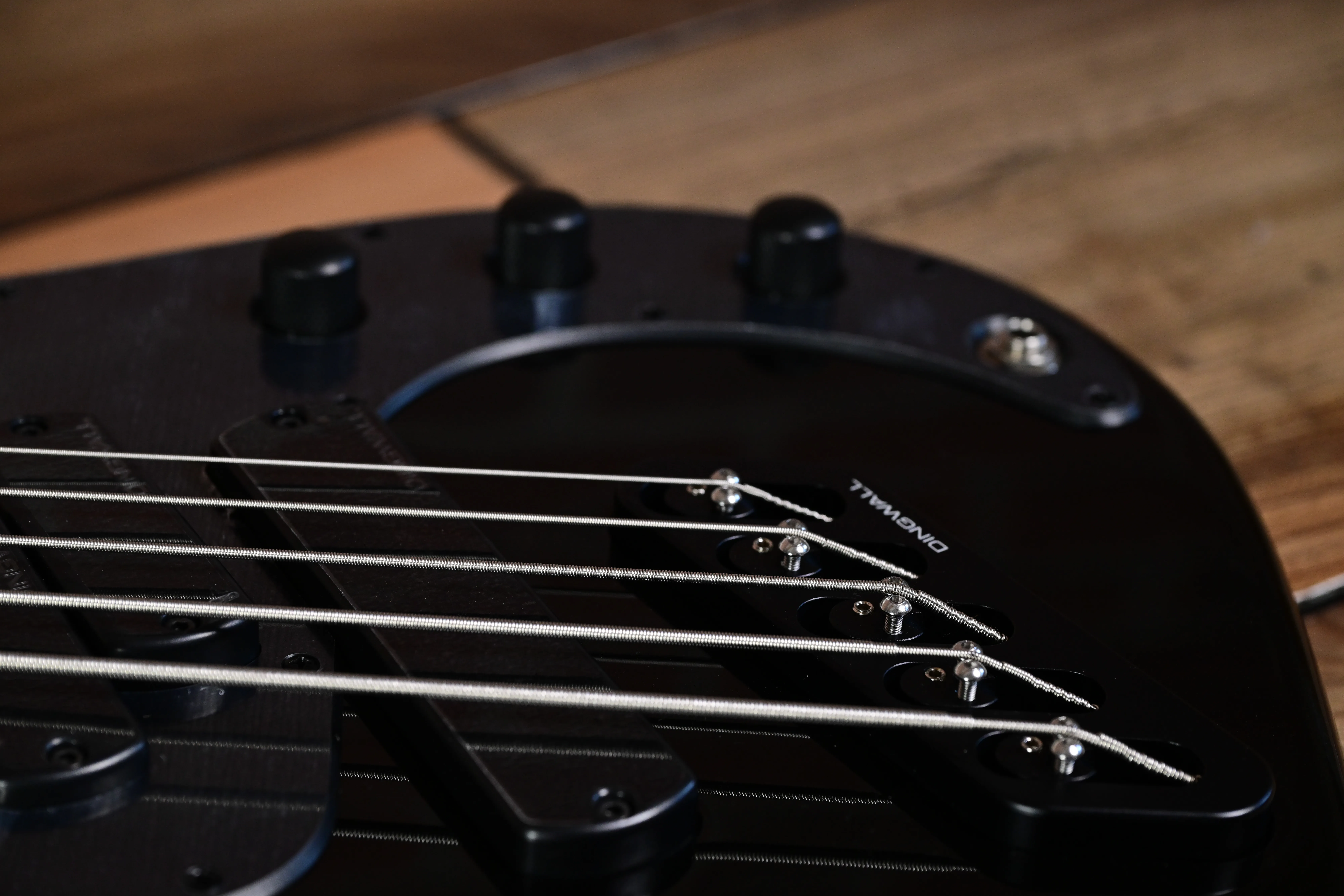 SP1 5-String Bass Gloss Metallic Black