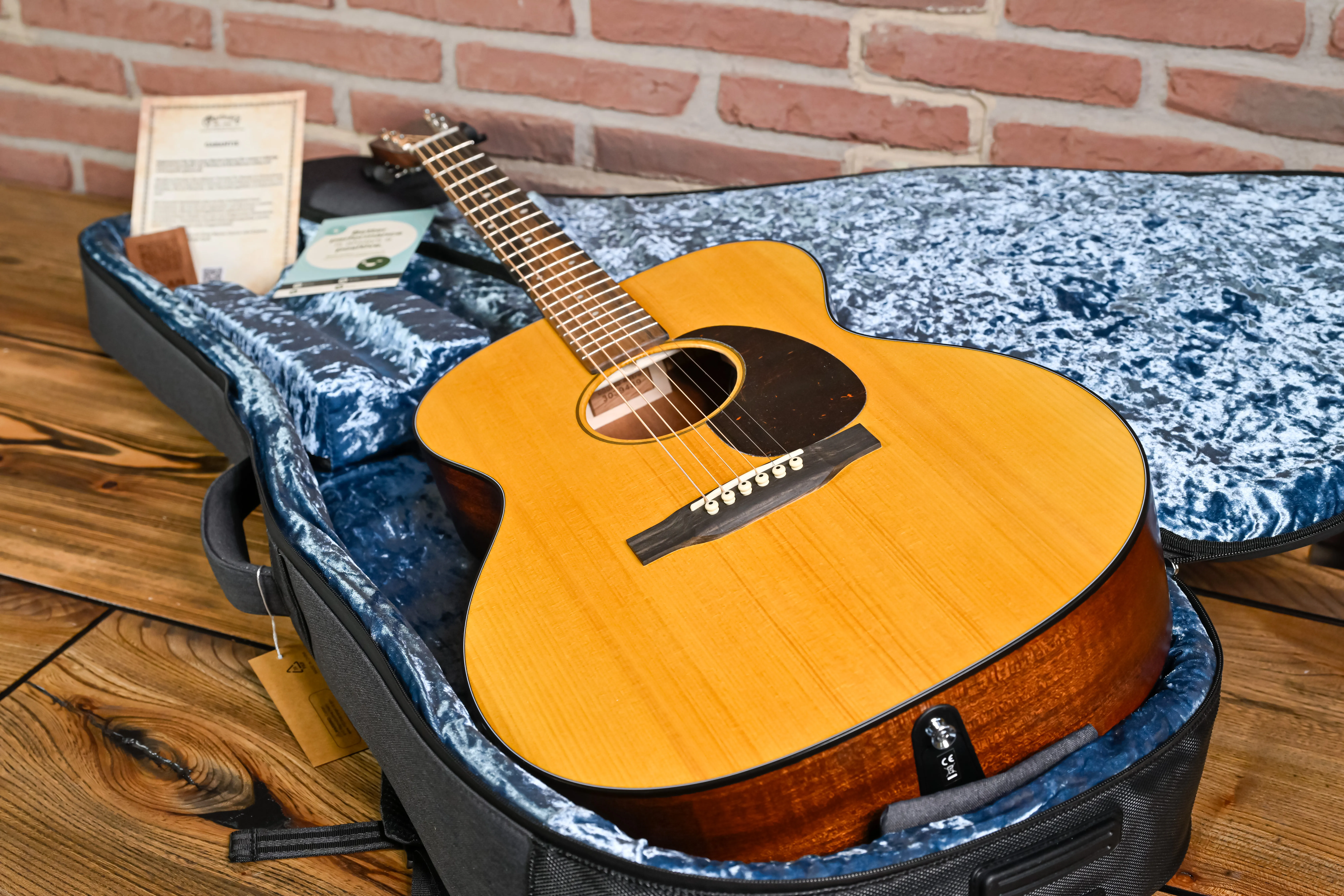 Martin 000-10E Retro Satin Acoustic-Electric Guitar