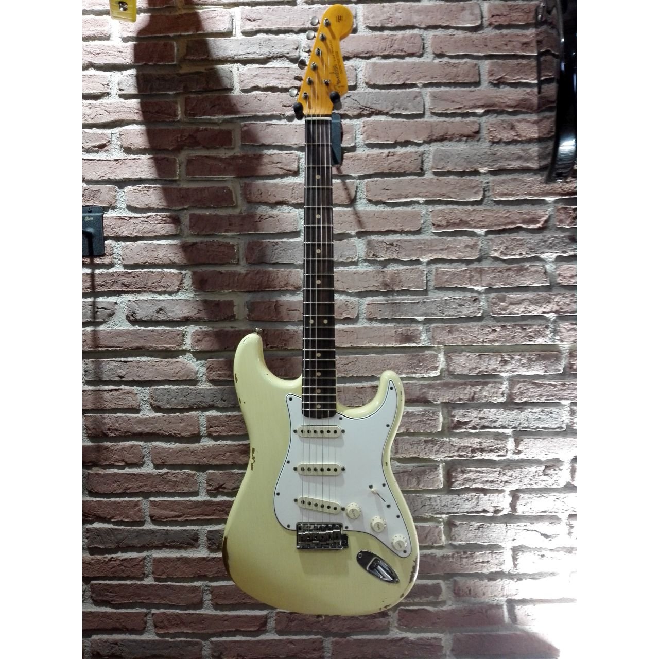 '63 Stratocaster Relic, Rosewood, Vintage White 