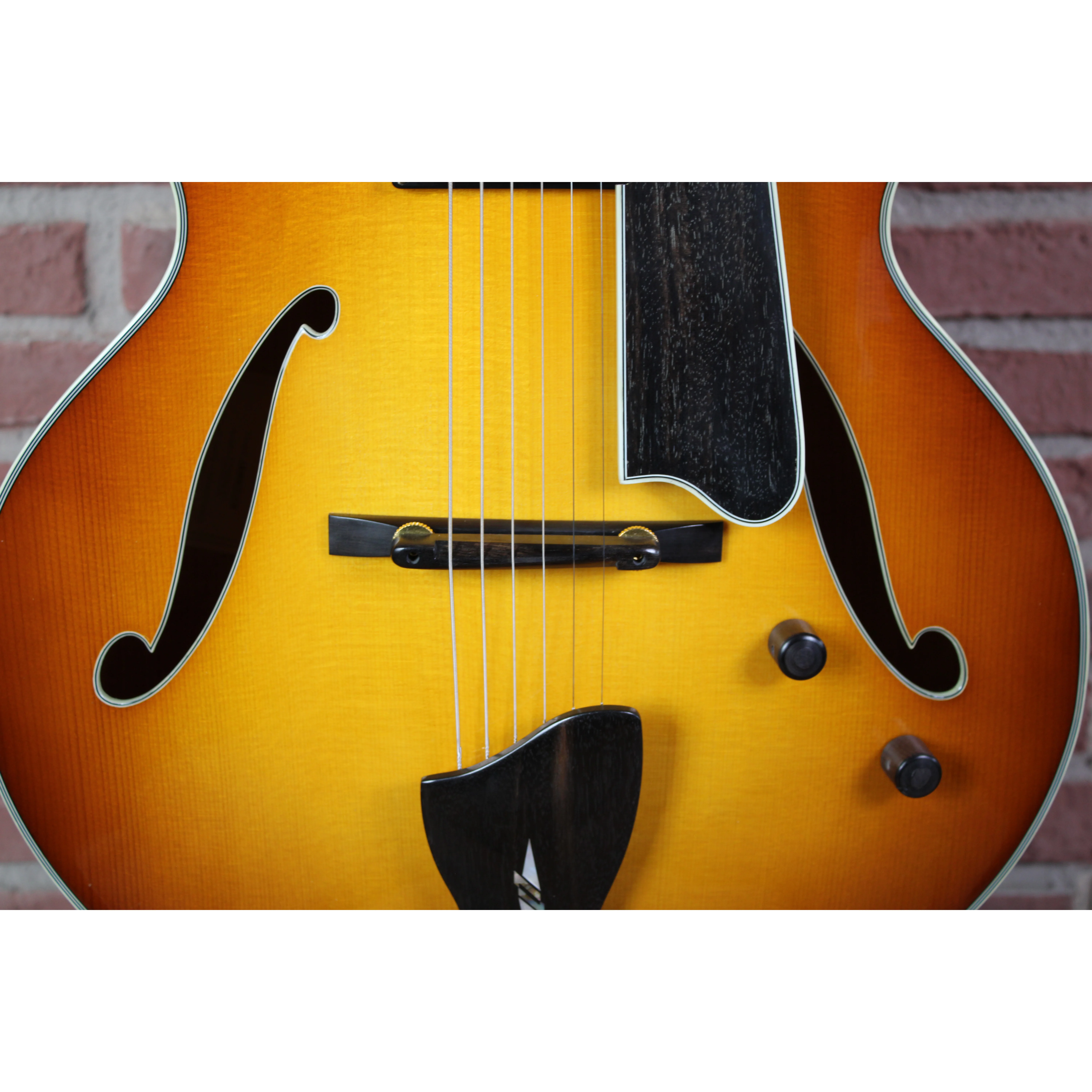 AR805CE-GB Archtop Jazzgitarre Lollar Pickups
