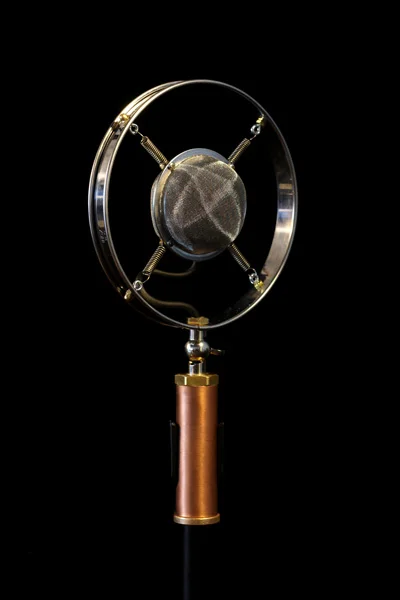 EAR Trumpet Labs Louise I Hinteransicht