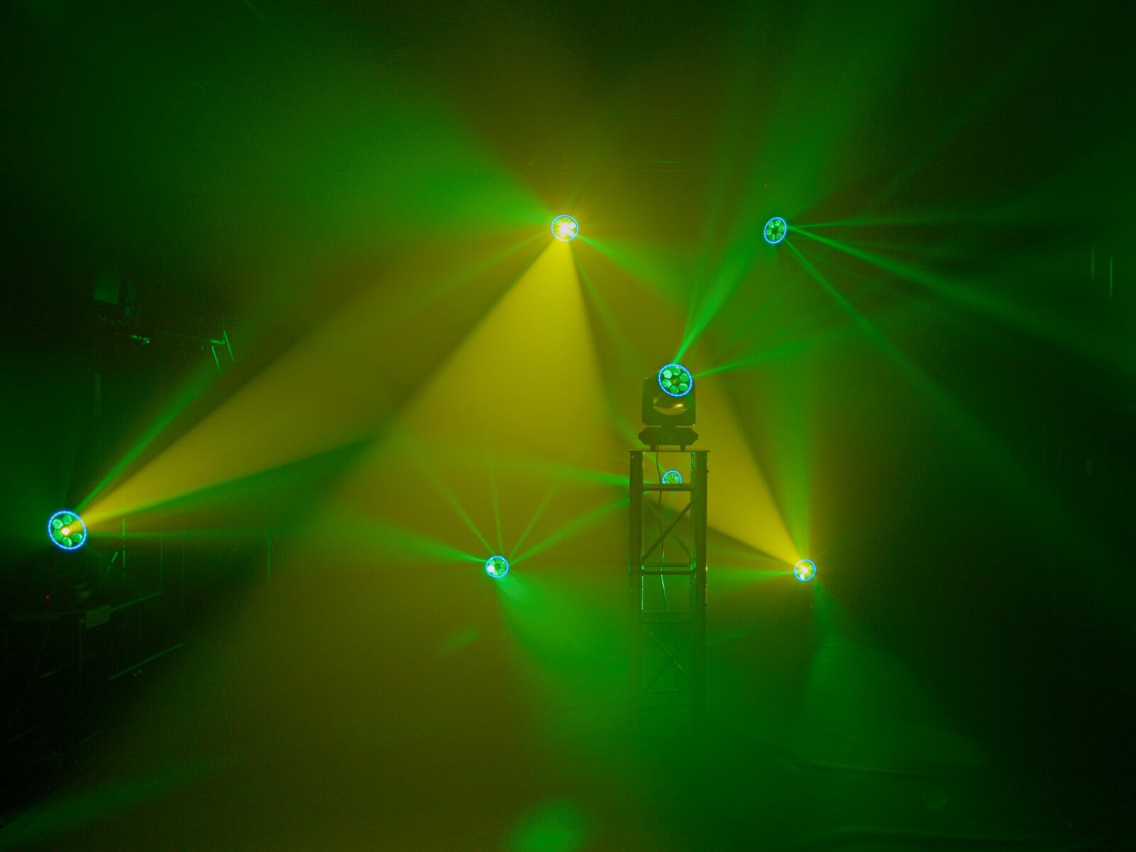 LED TMH-H60 Hybrid Moving-Head