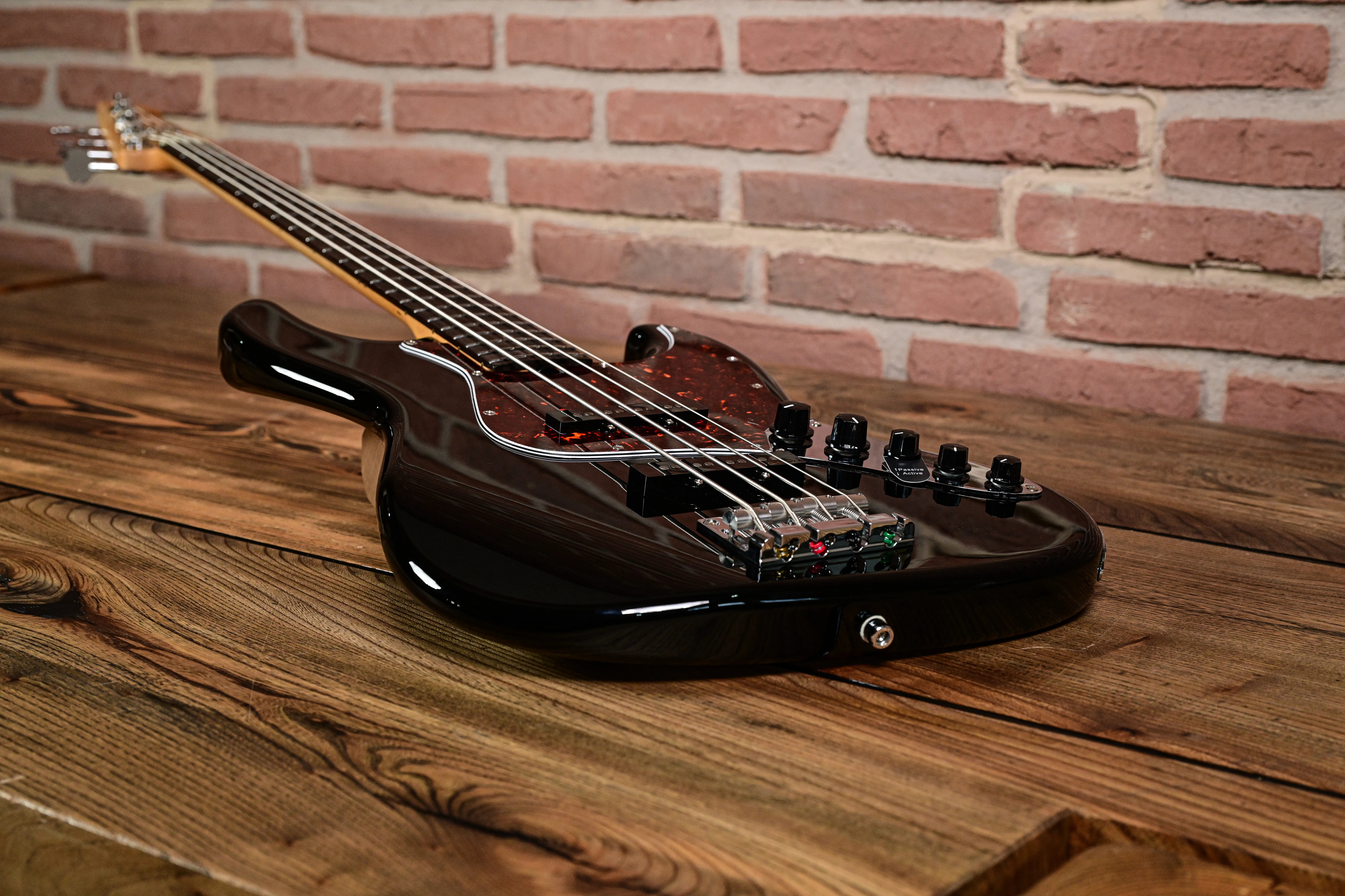 KJB-Custom Rosewood Act Bass  Black