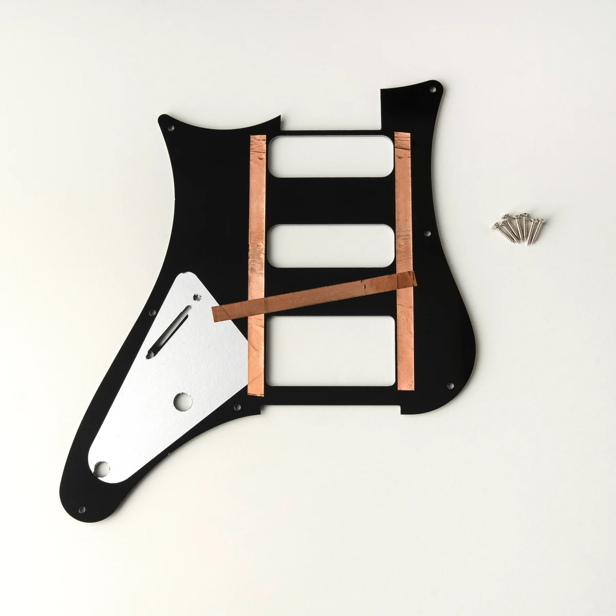 Gitarren-Schlagbrett, schwarz, Kupferabschirmung, Montageschrauben, E-Gitarren-Ersatzteil