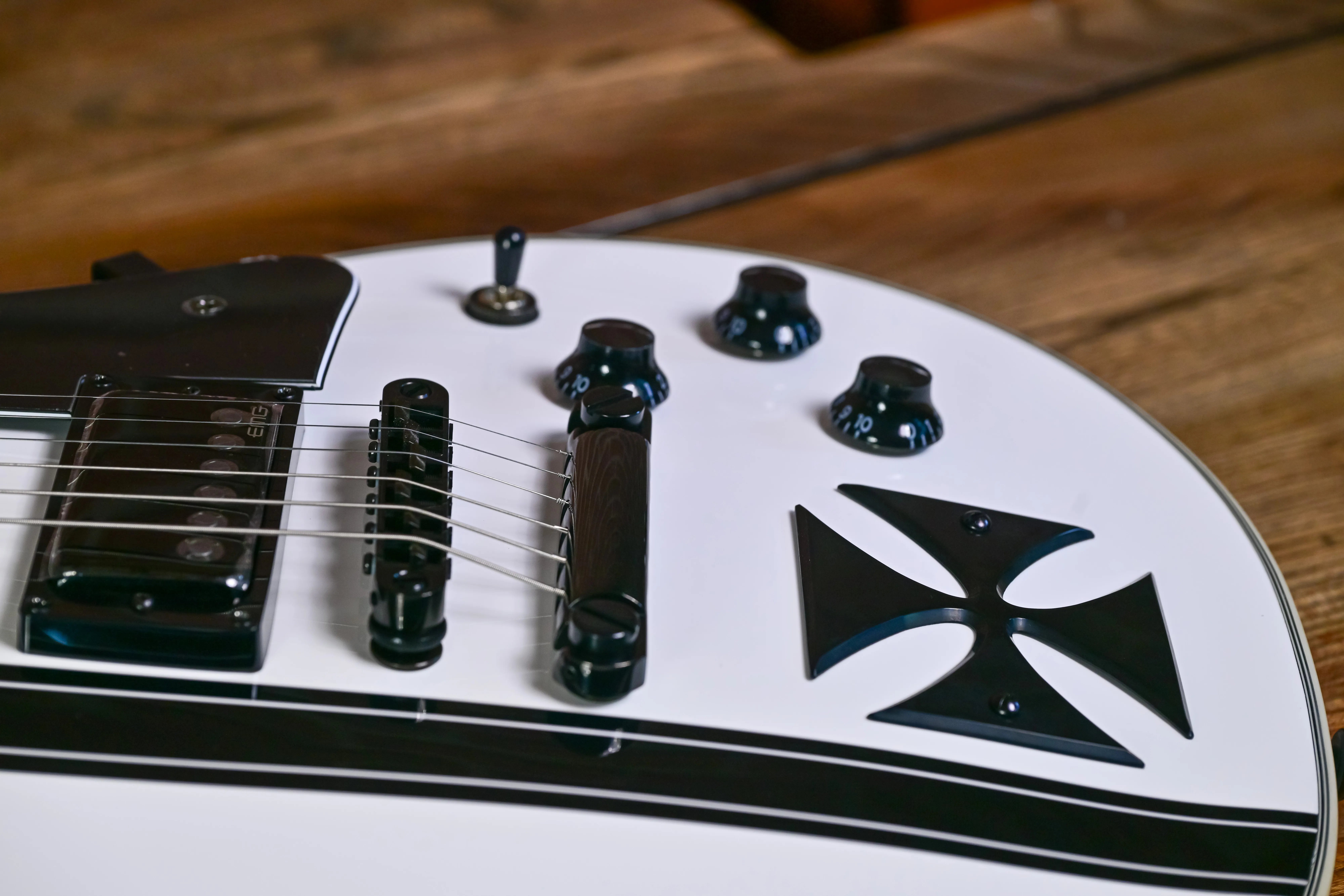 James Hetfield Iron Cross SW - E-Gitarre