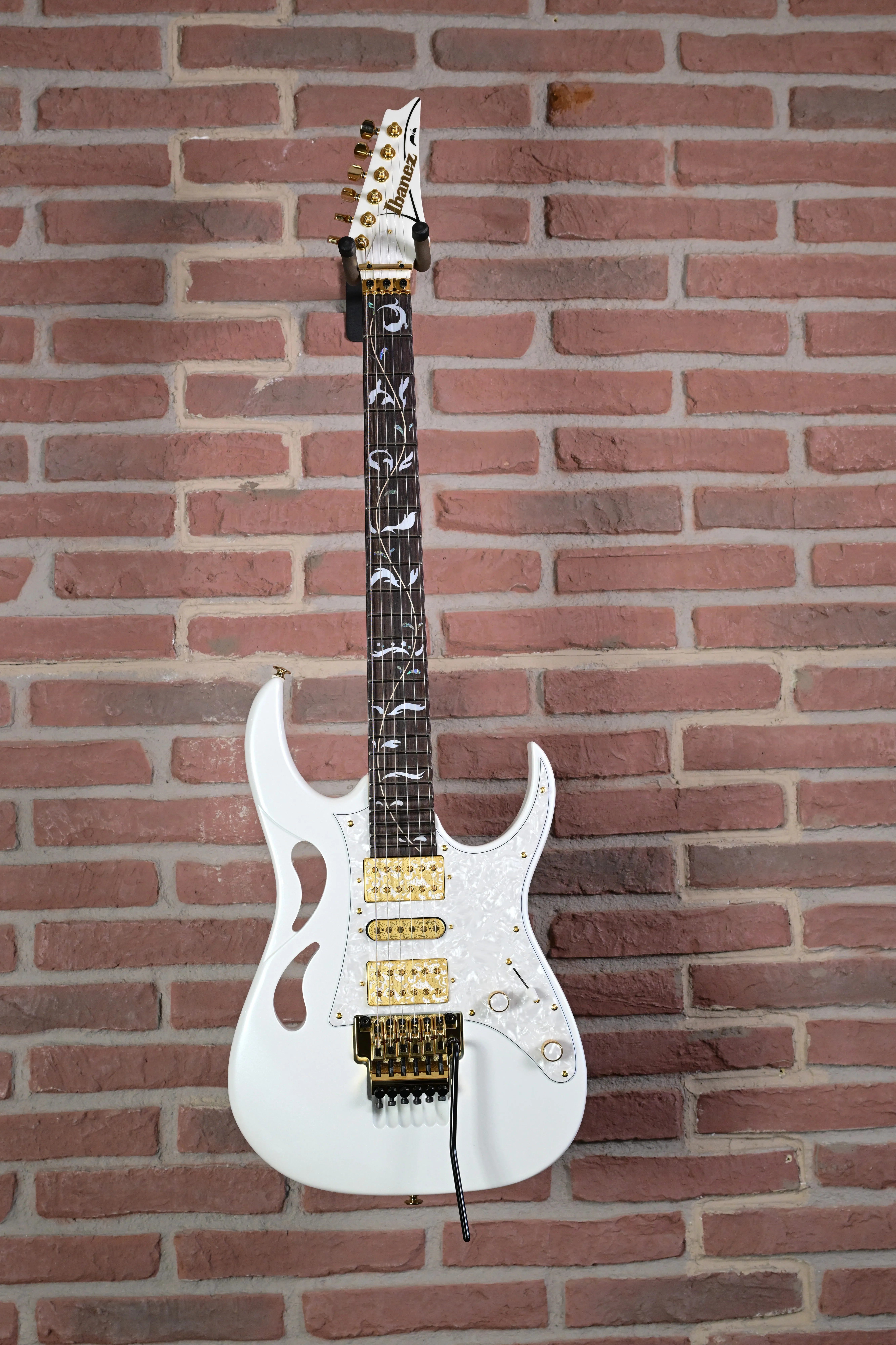 PIA3761-SLW Steve Vai Signature E-Gitarre Stallion White