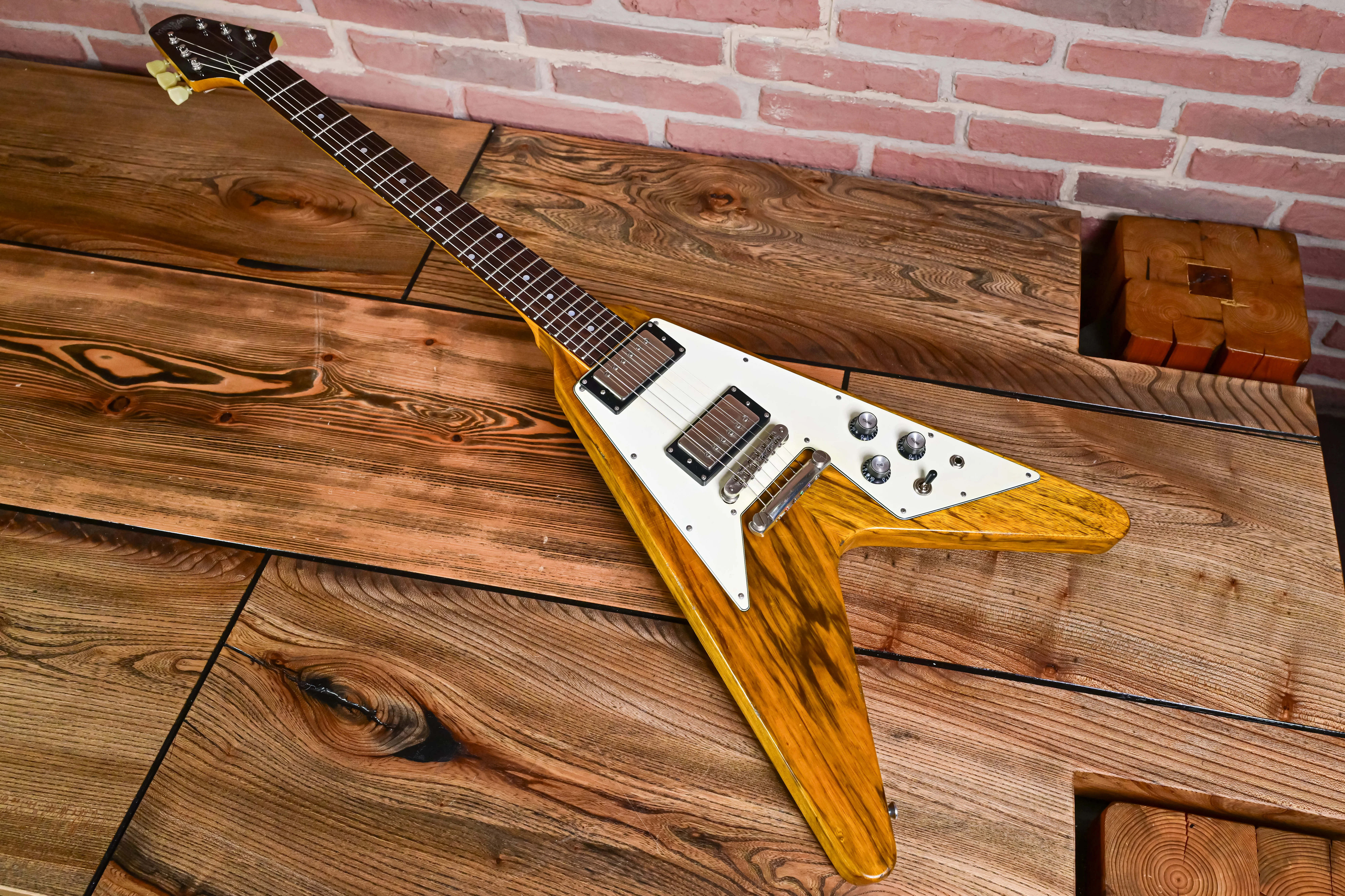 Jetwing Korina Vintage Honey E-Gitarre