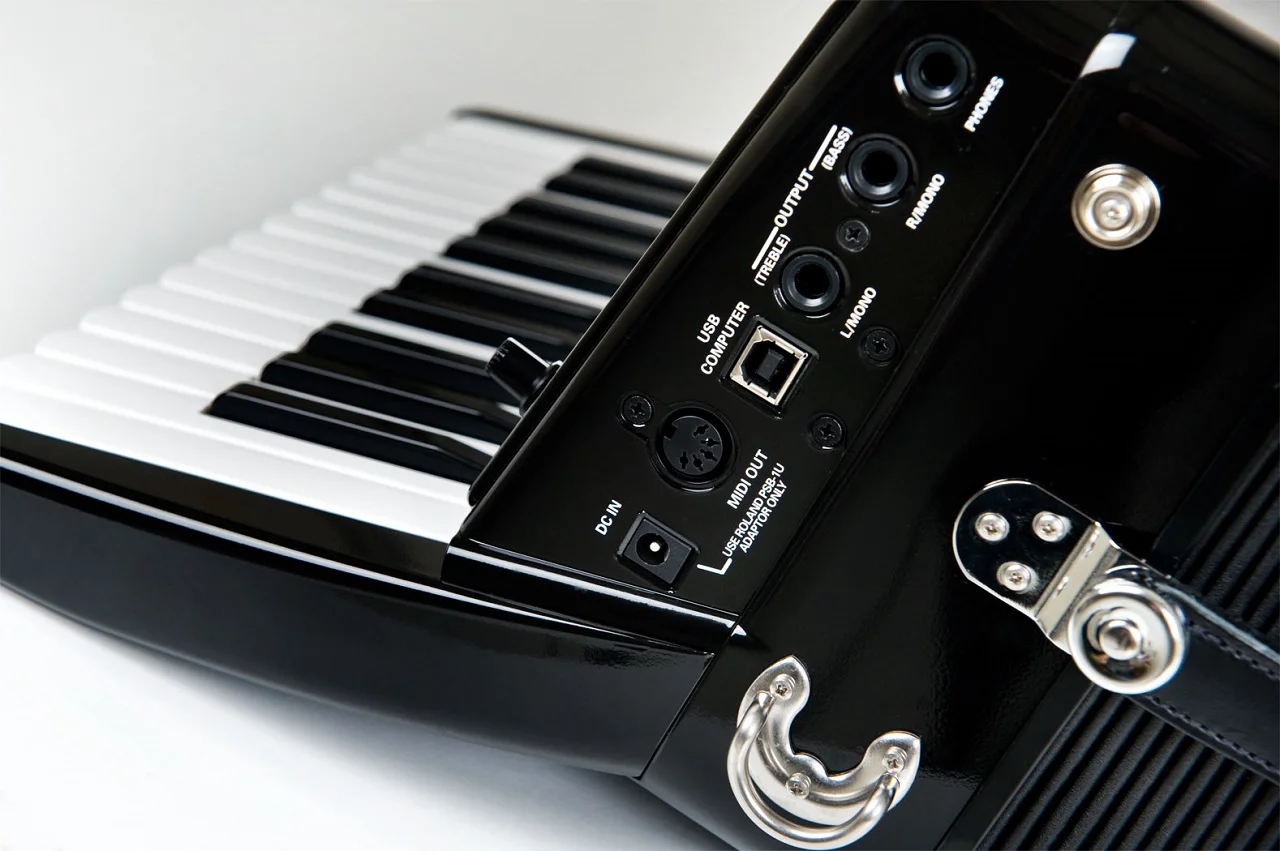 FR-1X BK V-Accordion