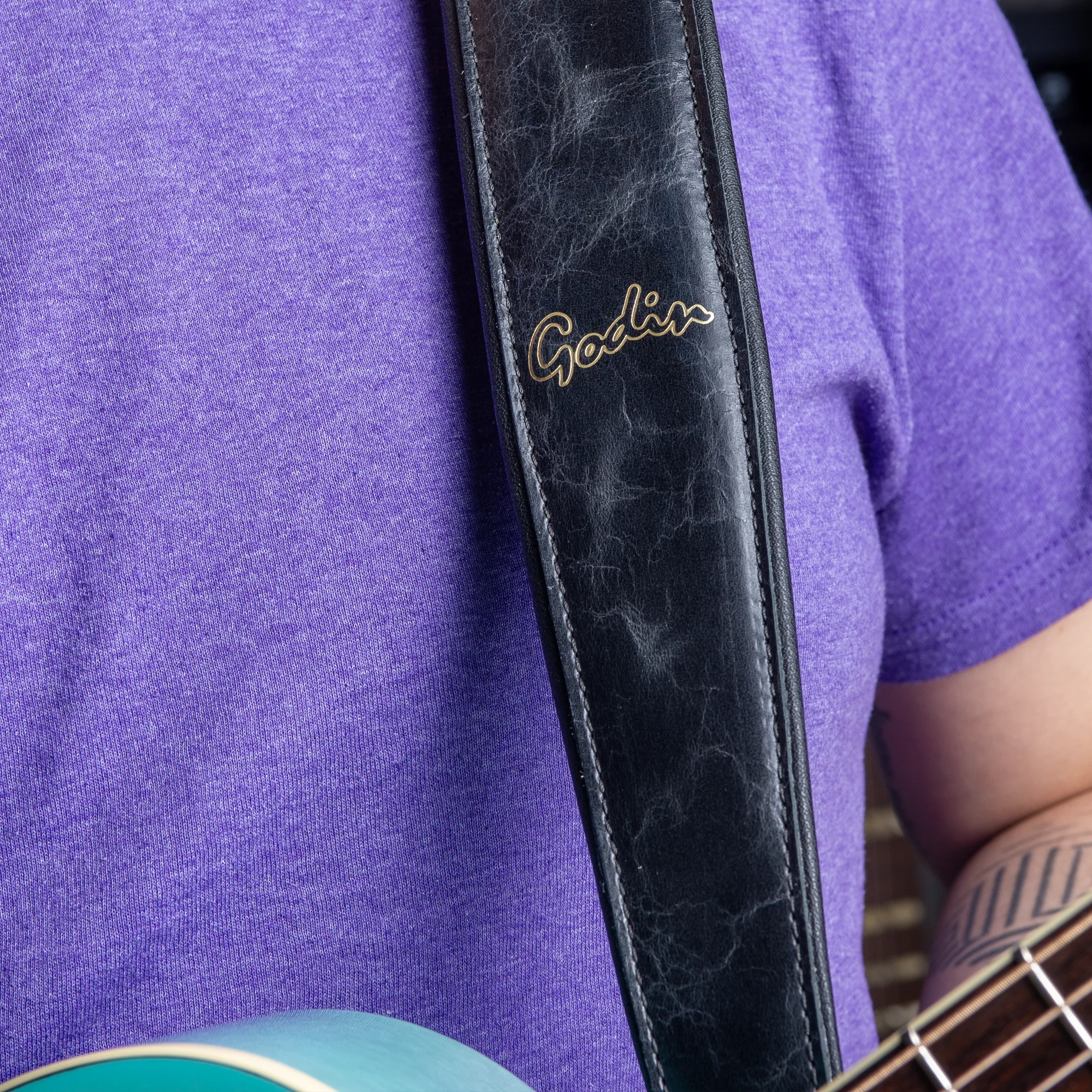  Black Distressed Leather Felt Pad Strap