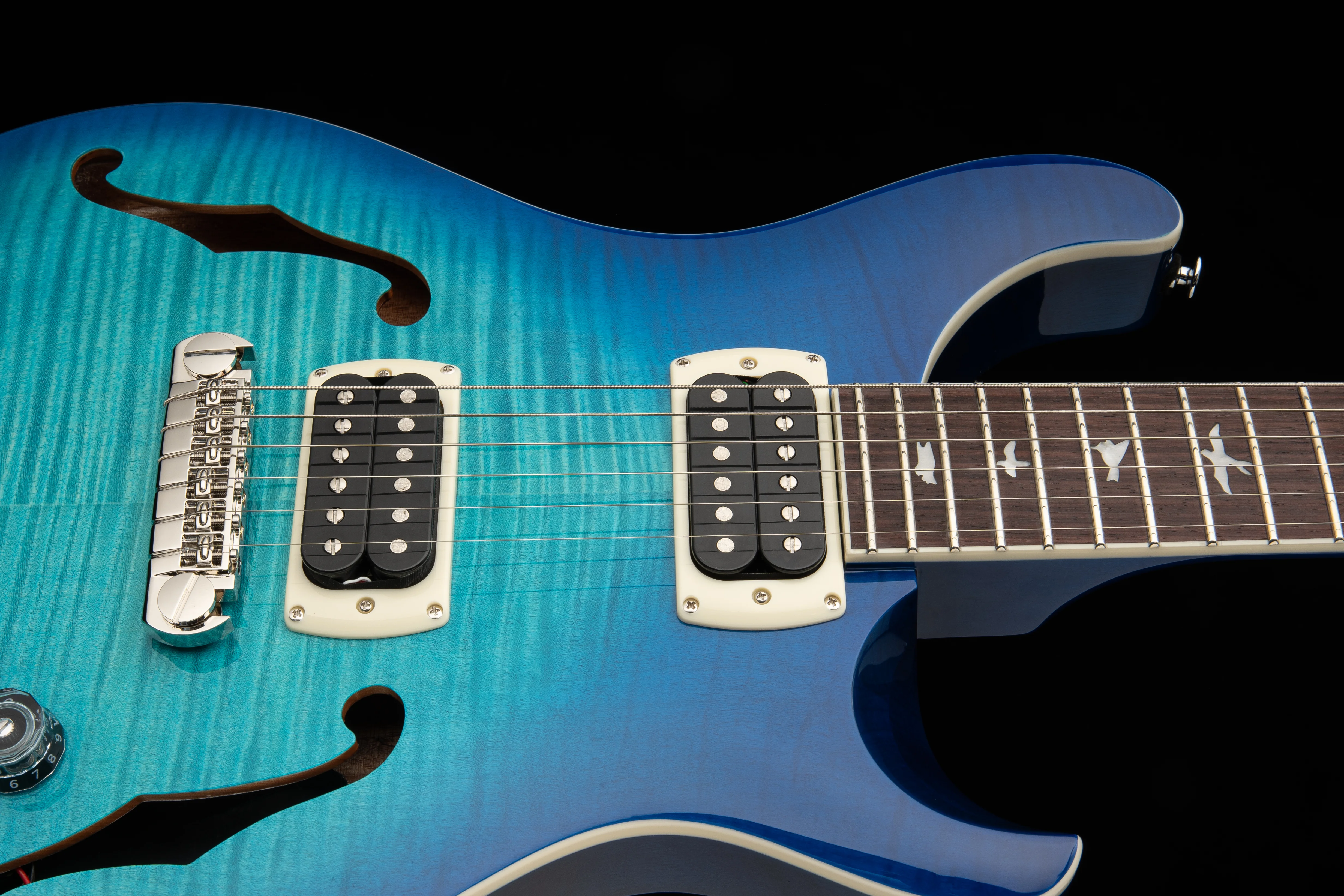 SE Flat Back Hollowbody I Piezo Lake Blue