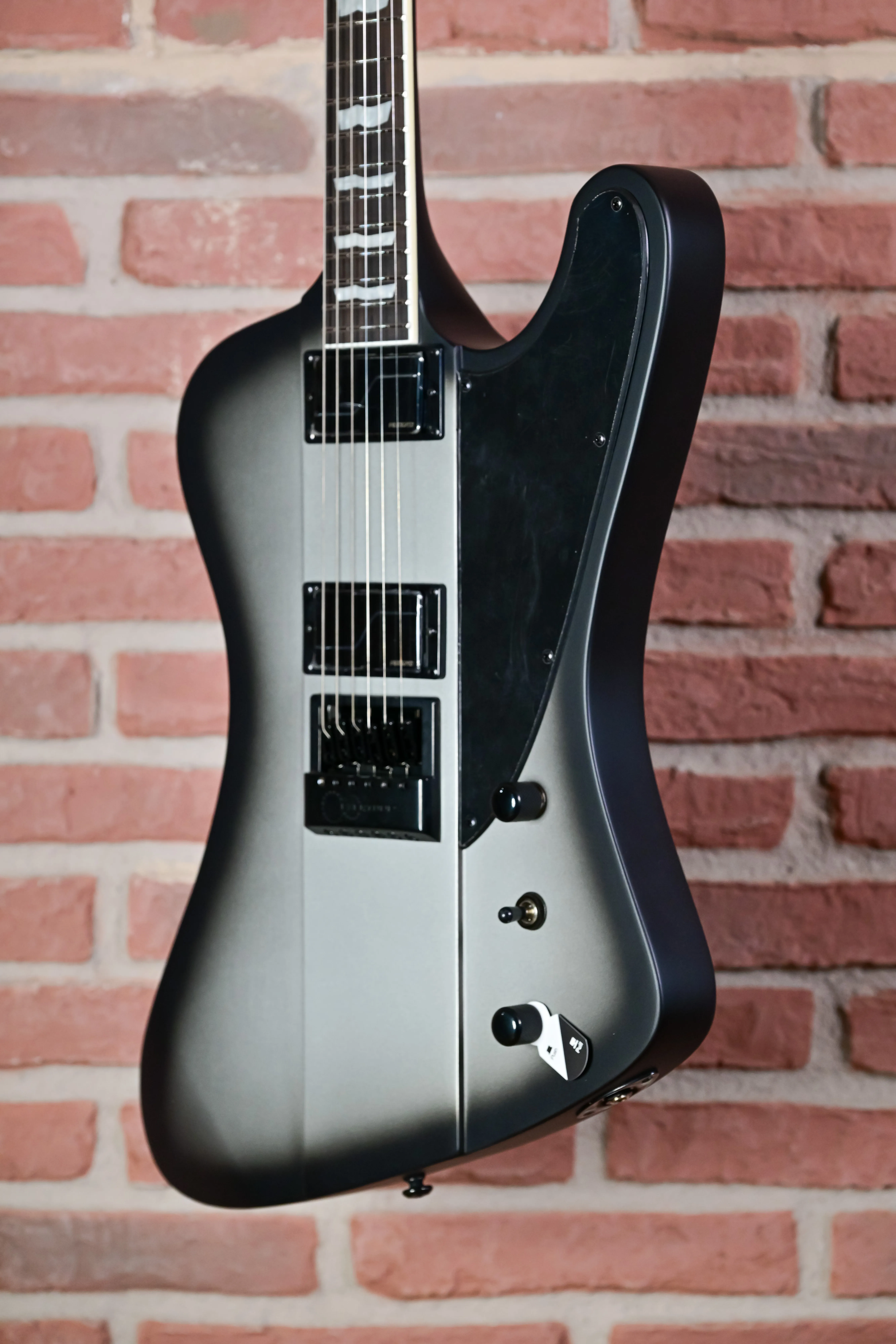 Phoenix-1000 Evertune Silver Sunburst Satin E-Gitarre