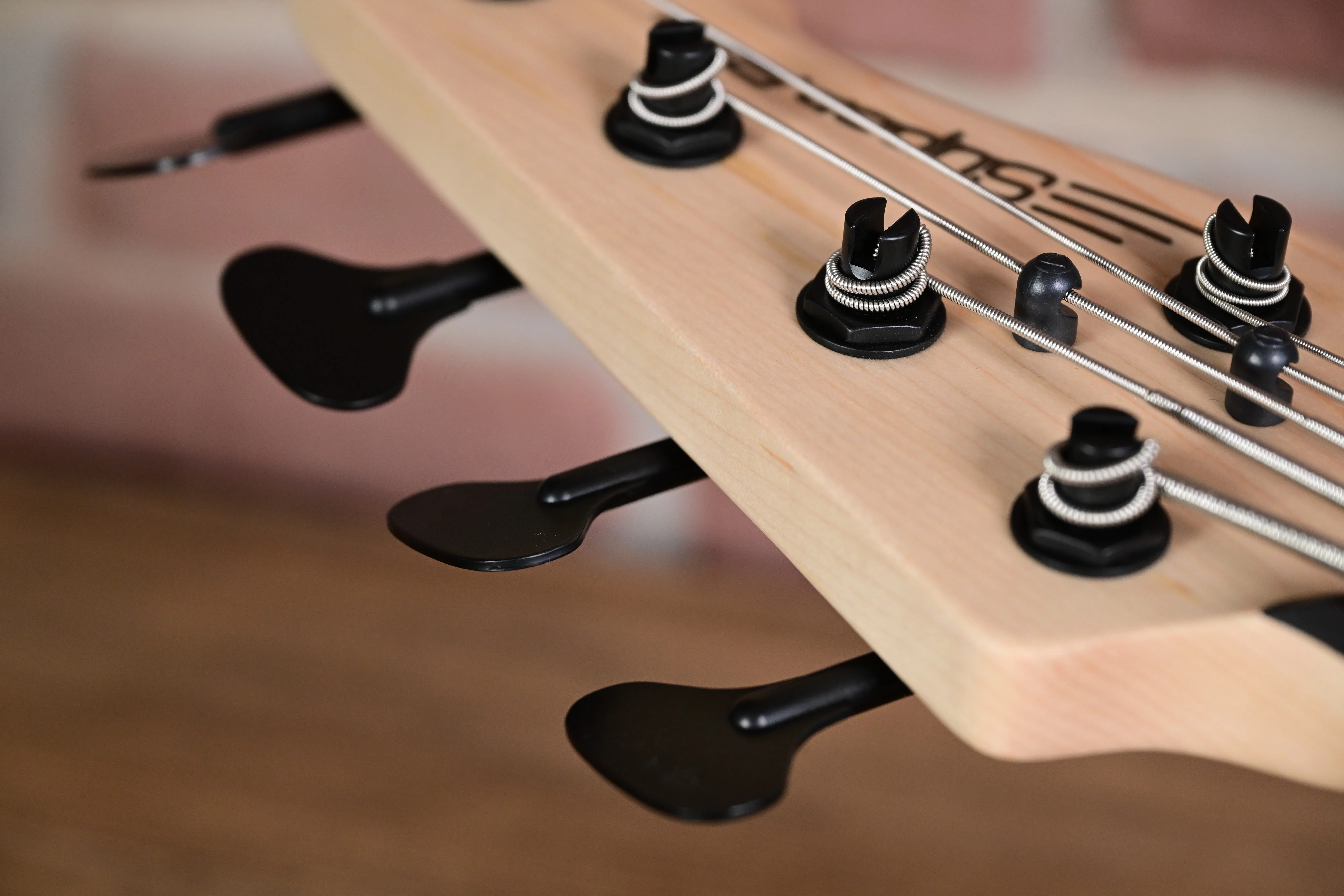 SP1 5-String Bass Gloss Metallic Black