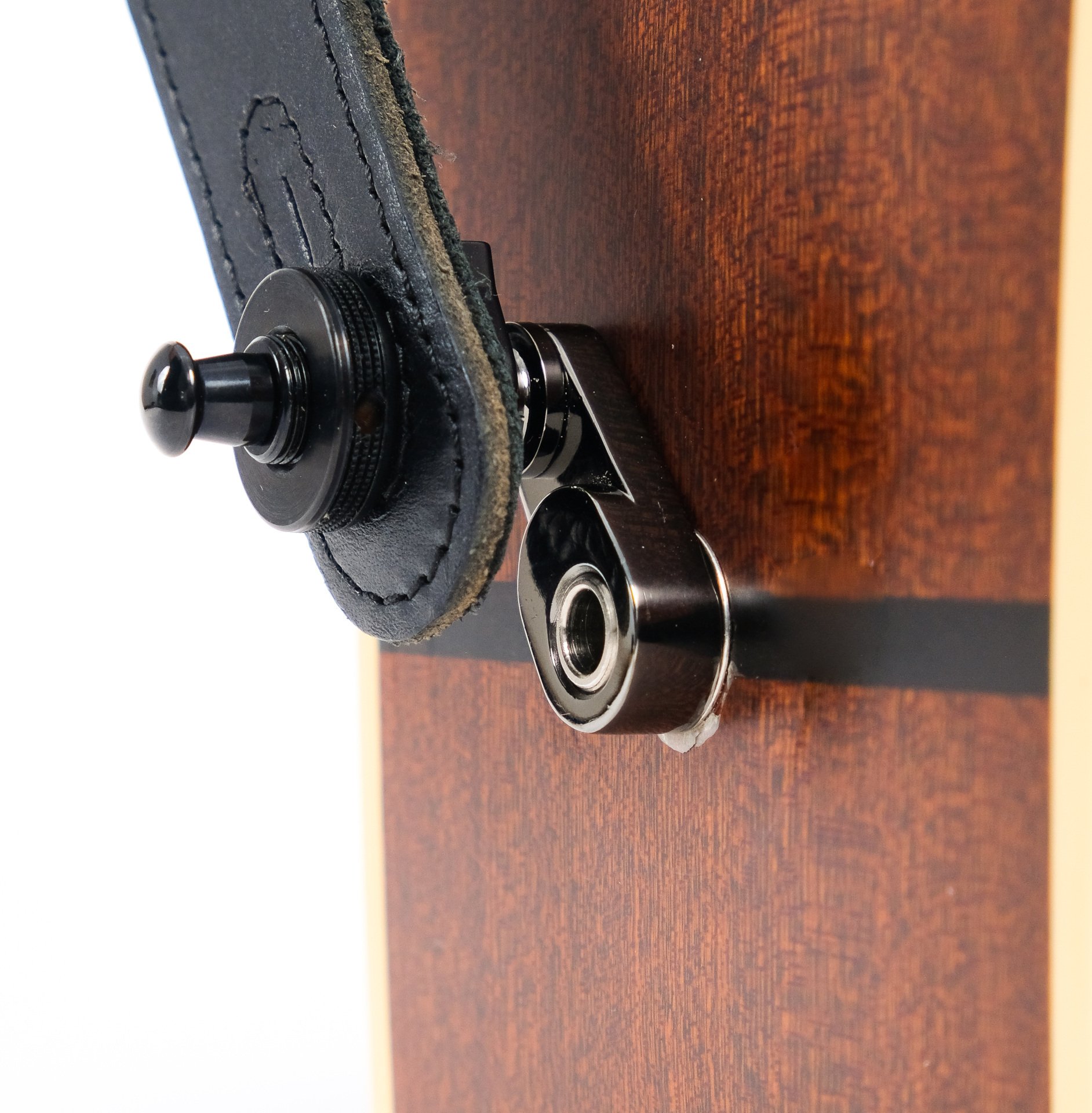 MN271 Acousti-Lok Strap Lock Adapter  for Metric Output Jacks