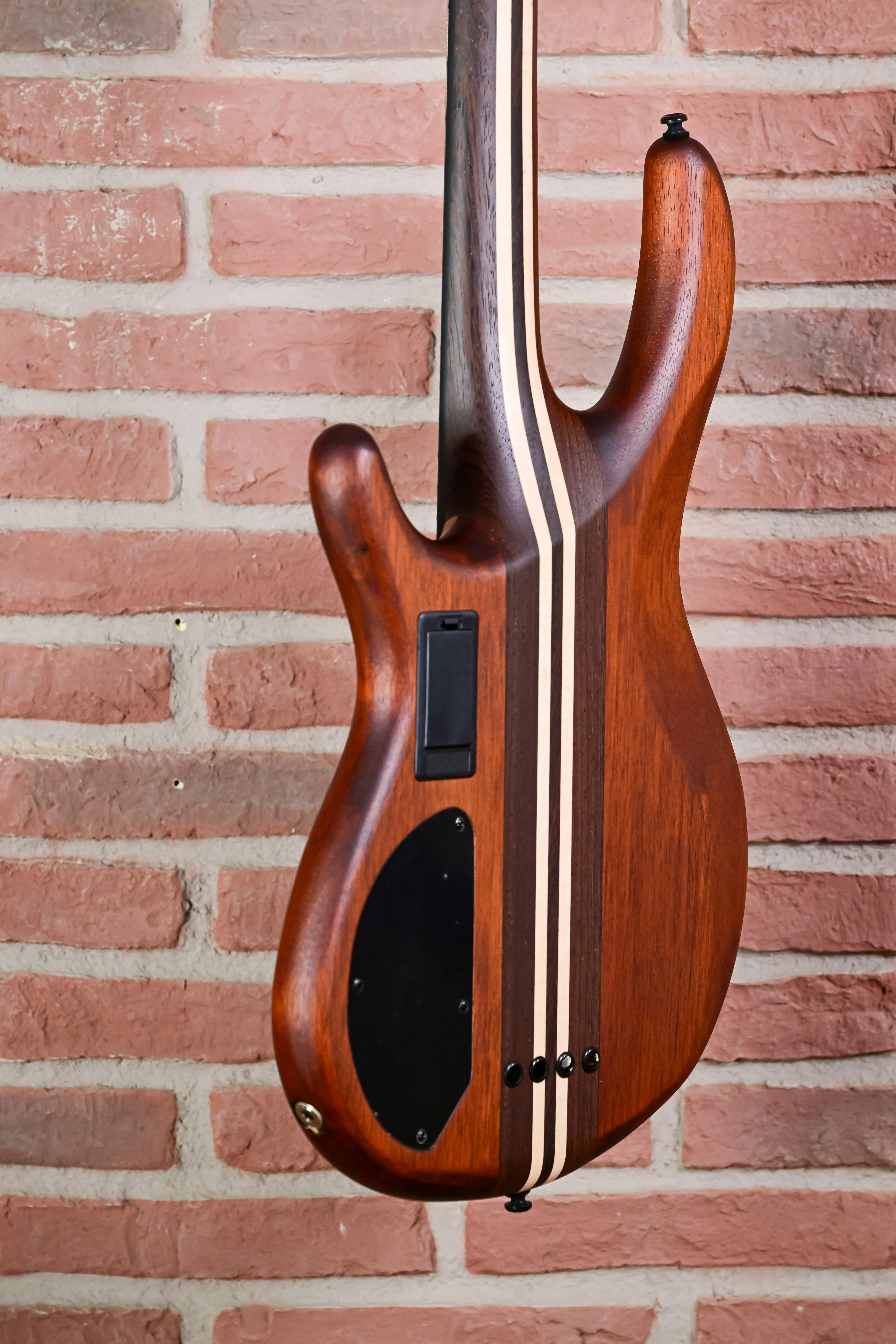 A4 Ultra Ash Bass Etched Natural Black