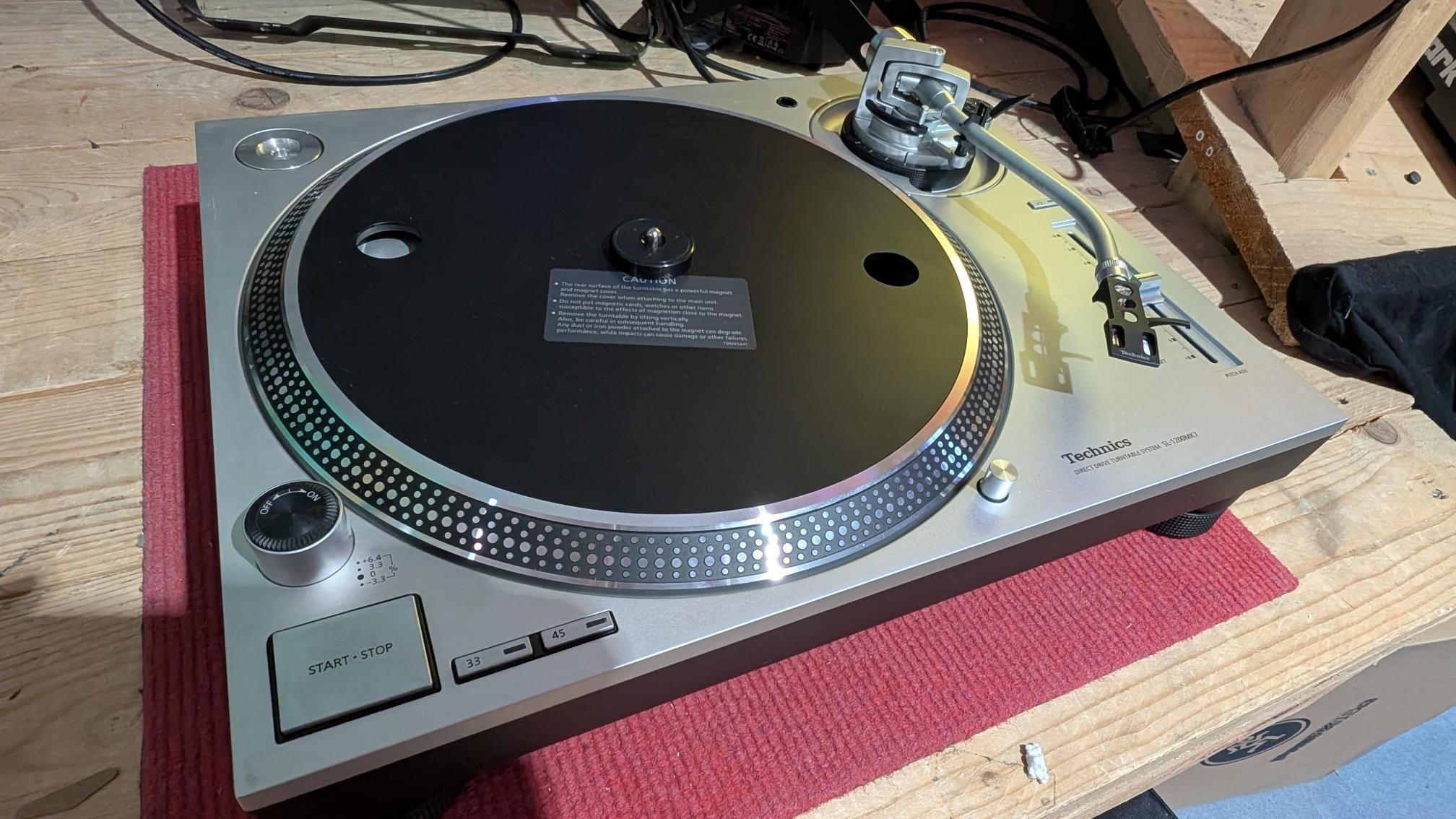 SL-1200 mk7 - Direct Drive Turntable - Showroom