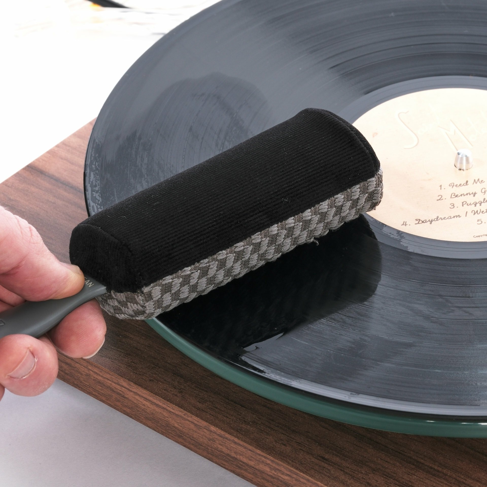 MN890 6 'n 1 Next Level Vinyl Record Cleaning & Care Kit