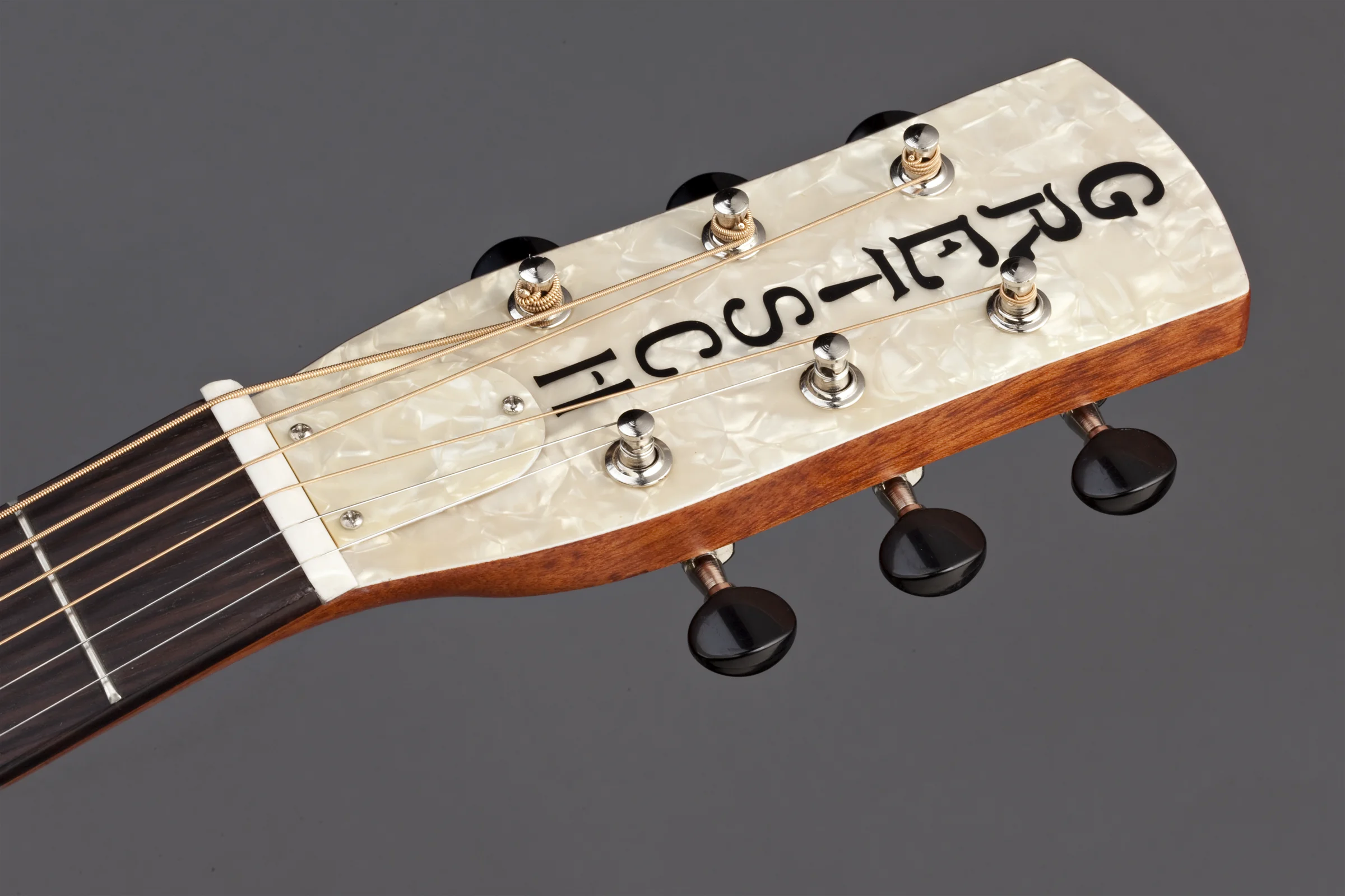 G9200 Boxcar™ Round-Neck, Mahogany Body Resonator Guitar, Natural