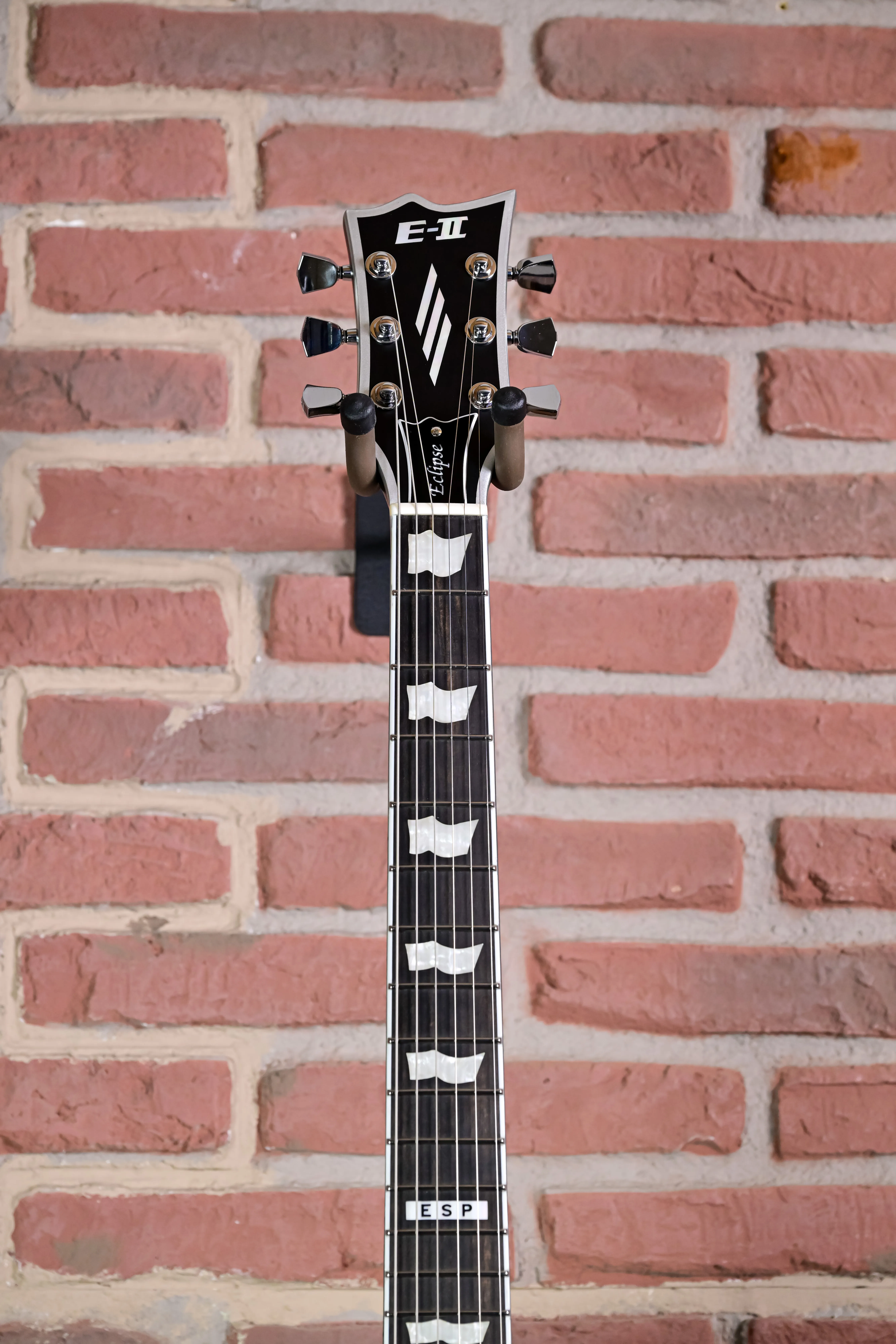 ESP E-II Eclipse BB Kopfplatte in frontaler Ansicht