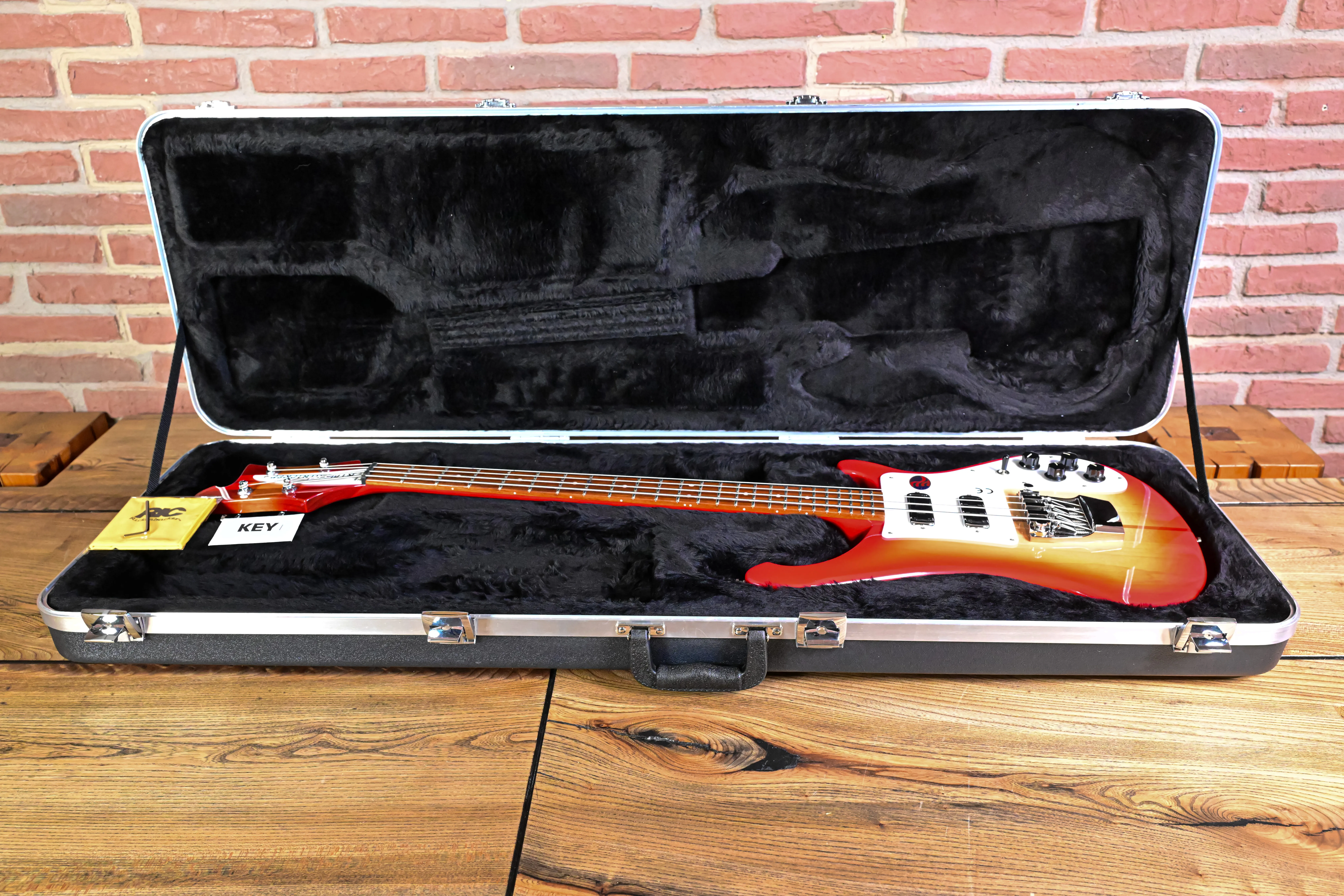 4030S Fireglo Shortscale E-Bass