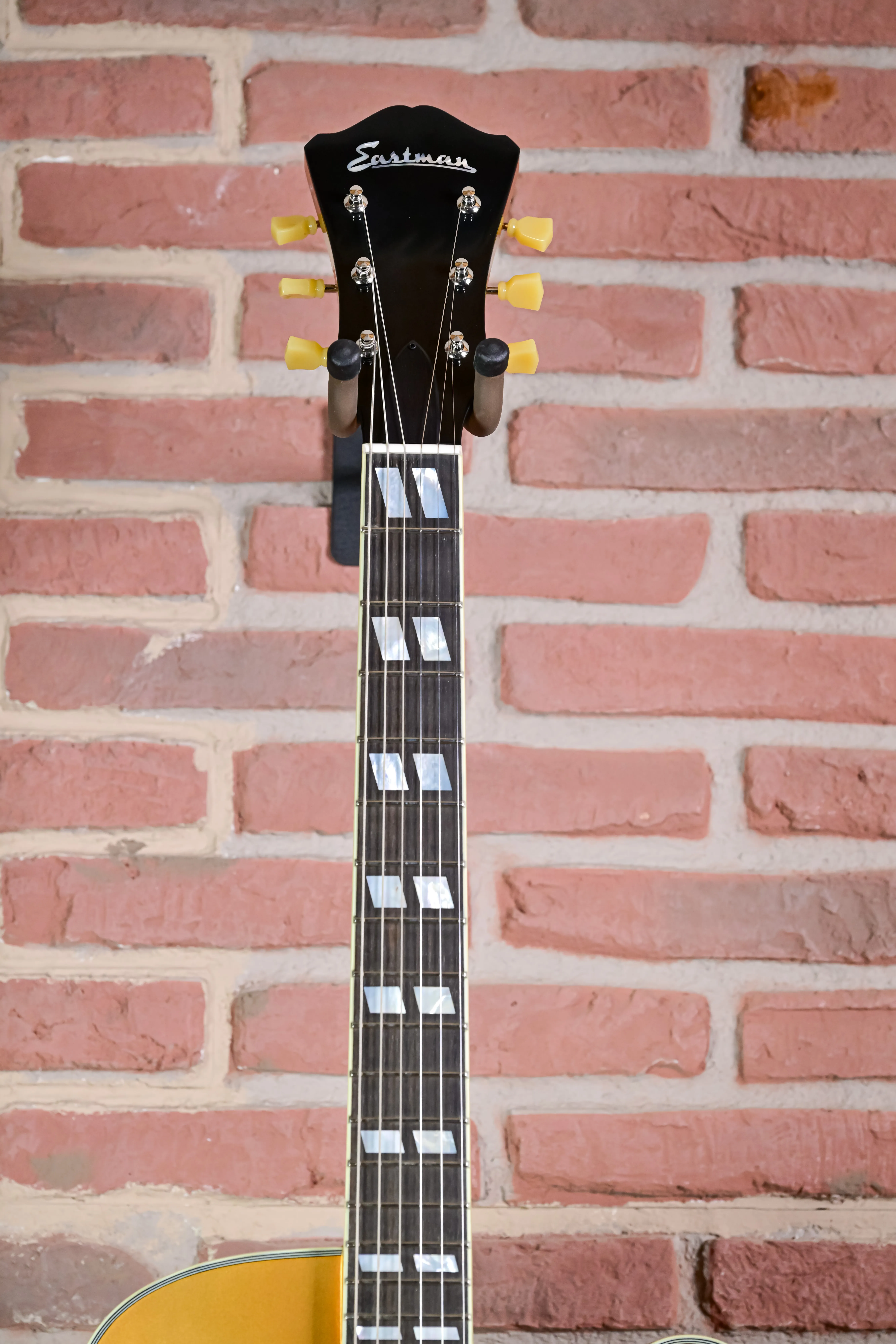 T58-GD Archtop Gitarre Truetone Gloss  Gold