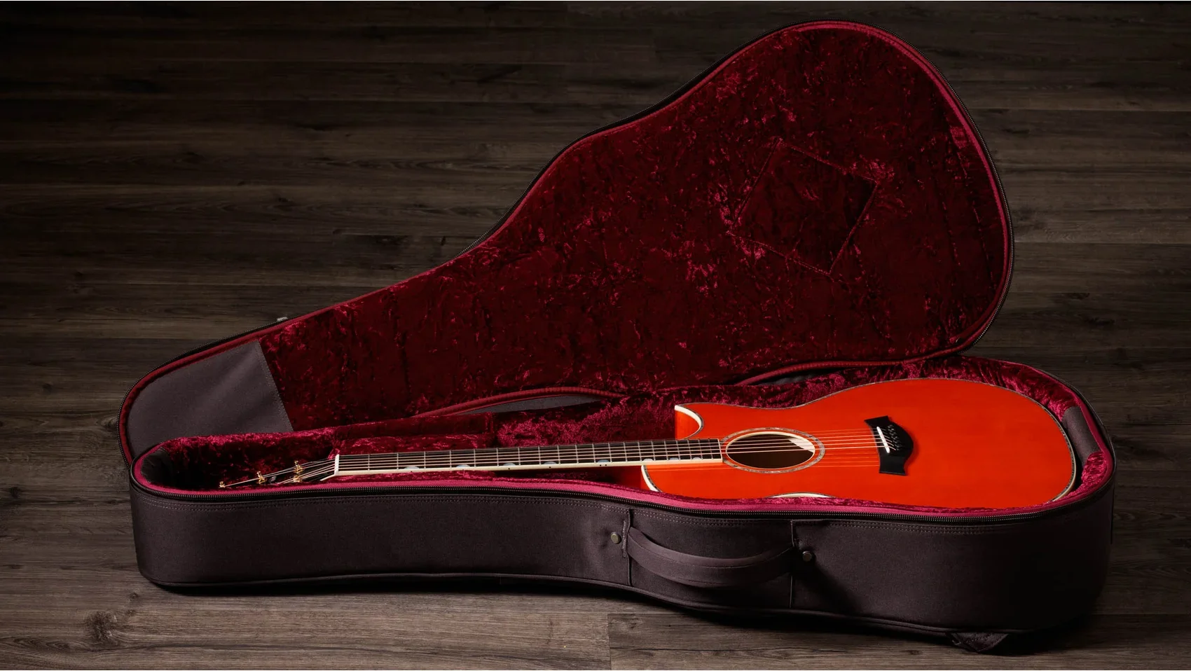 Taylor Deluxe Hardshell Case