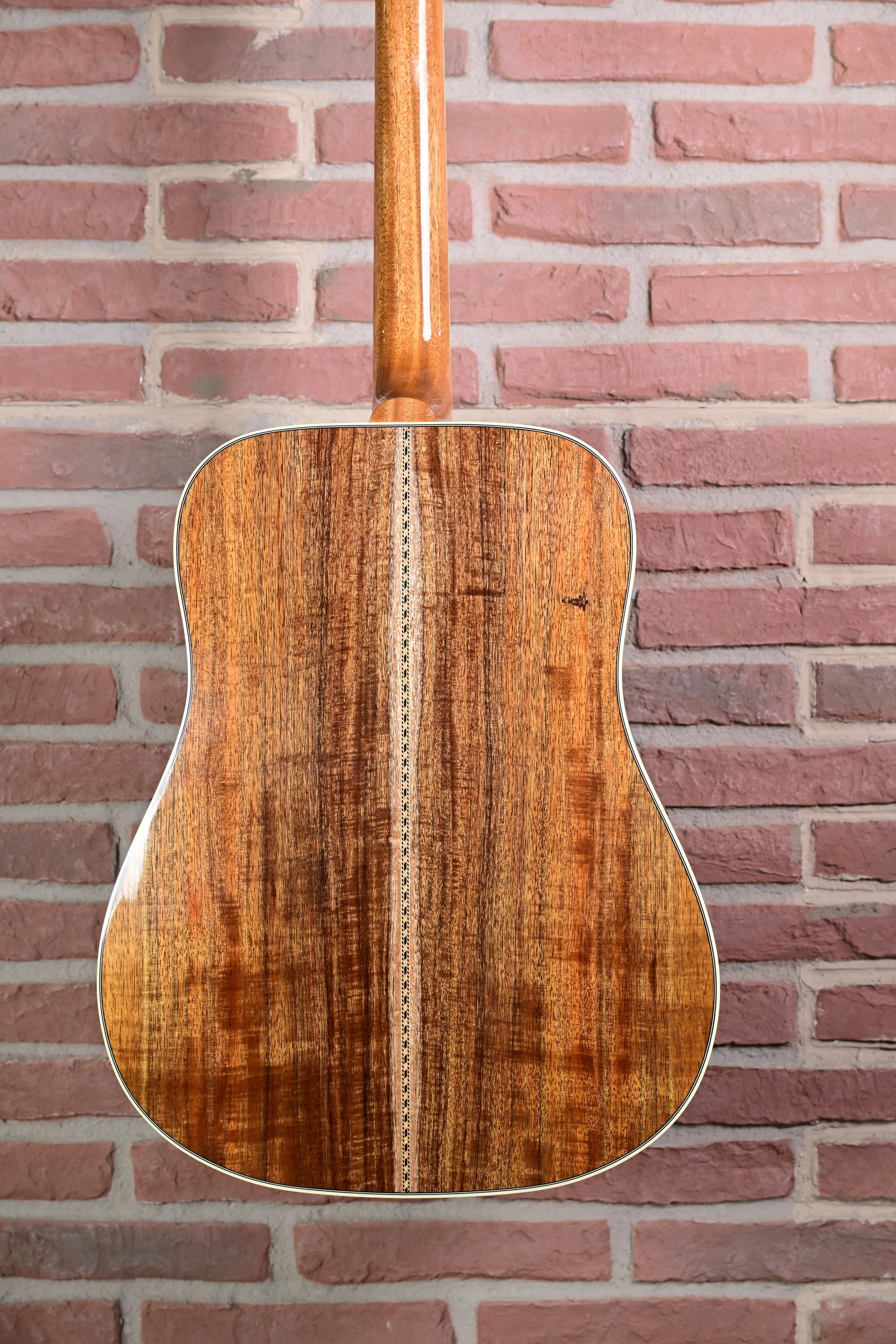 Hummingbird Elegant Koa Honeyburst M2M Custom Shop
