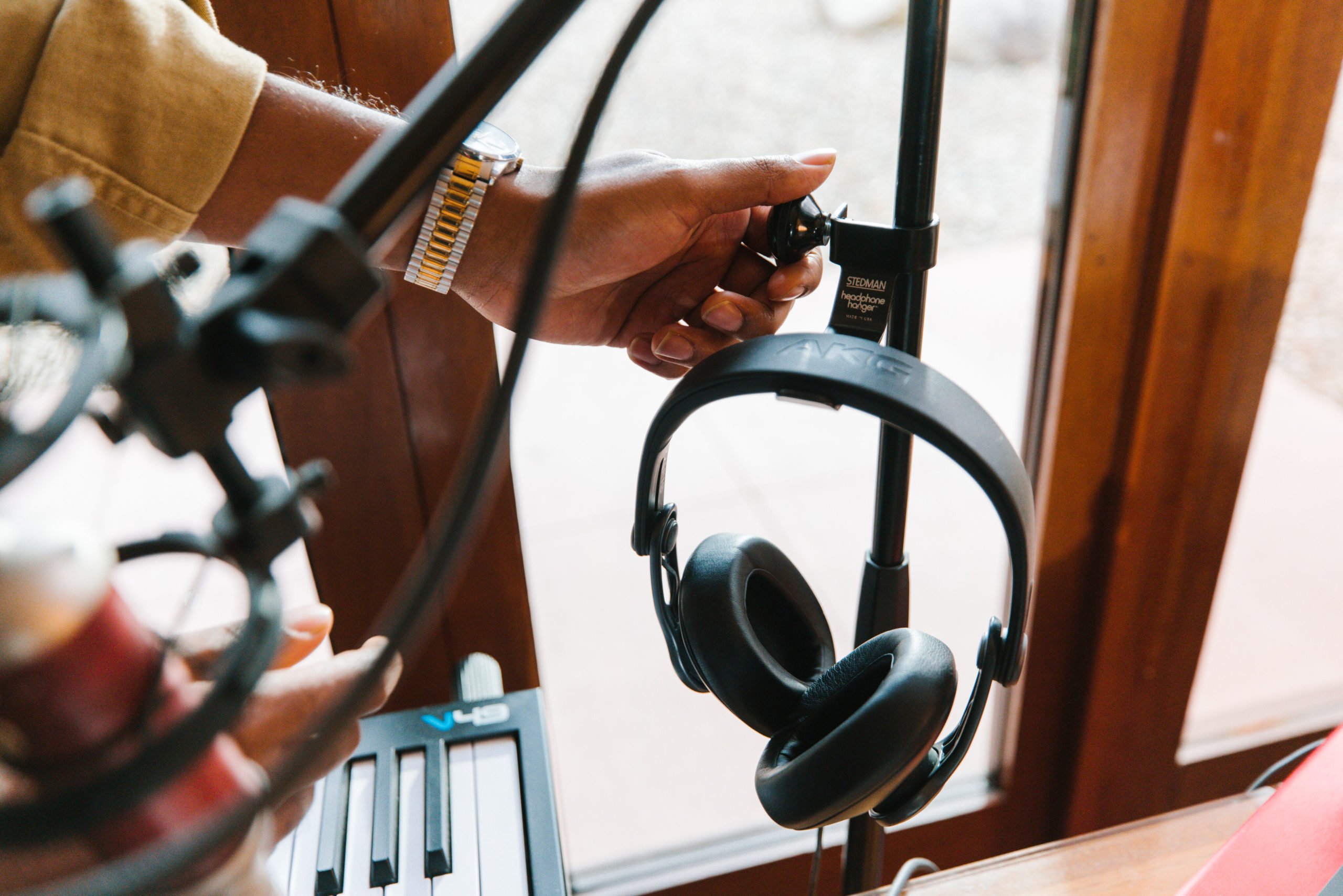 SHH Studio Headphone Hanger