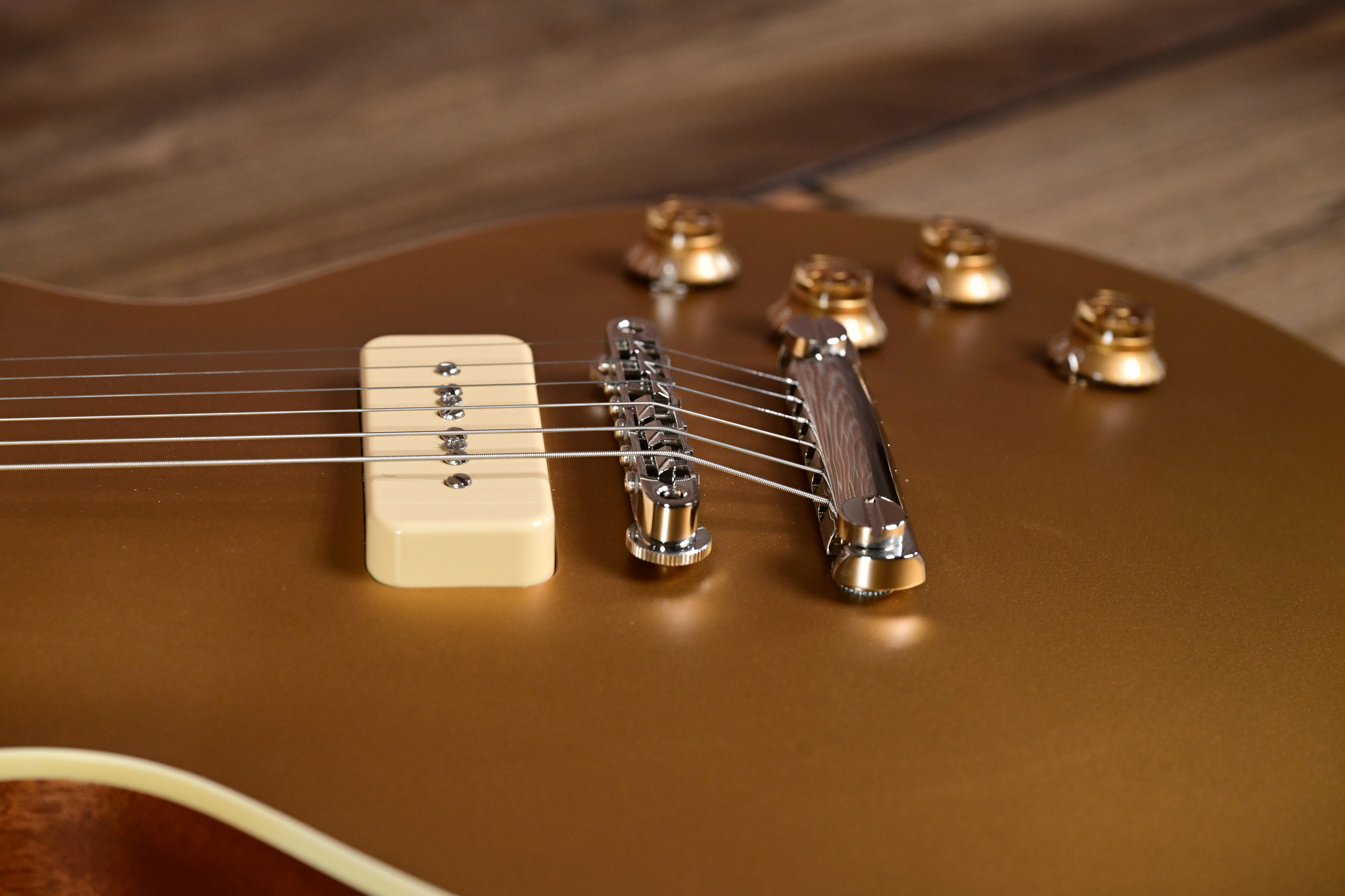 SB56 Vintage Satin Gold E-Gitarre
