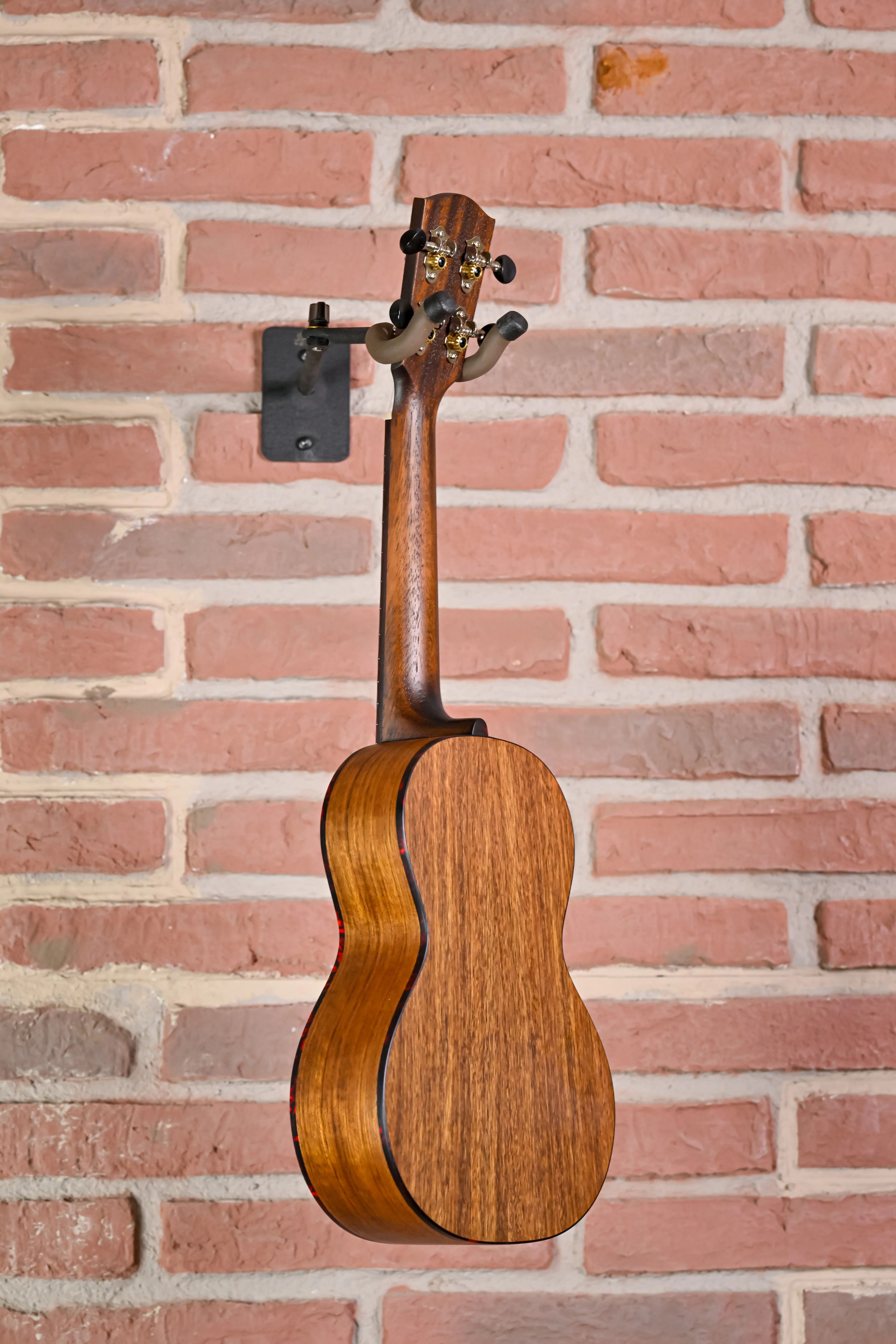 EU2-C Concert Ukulele Solid Spruce Ovangkol