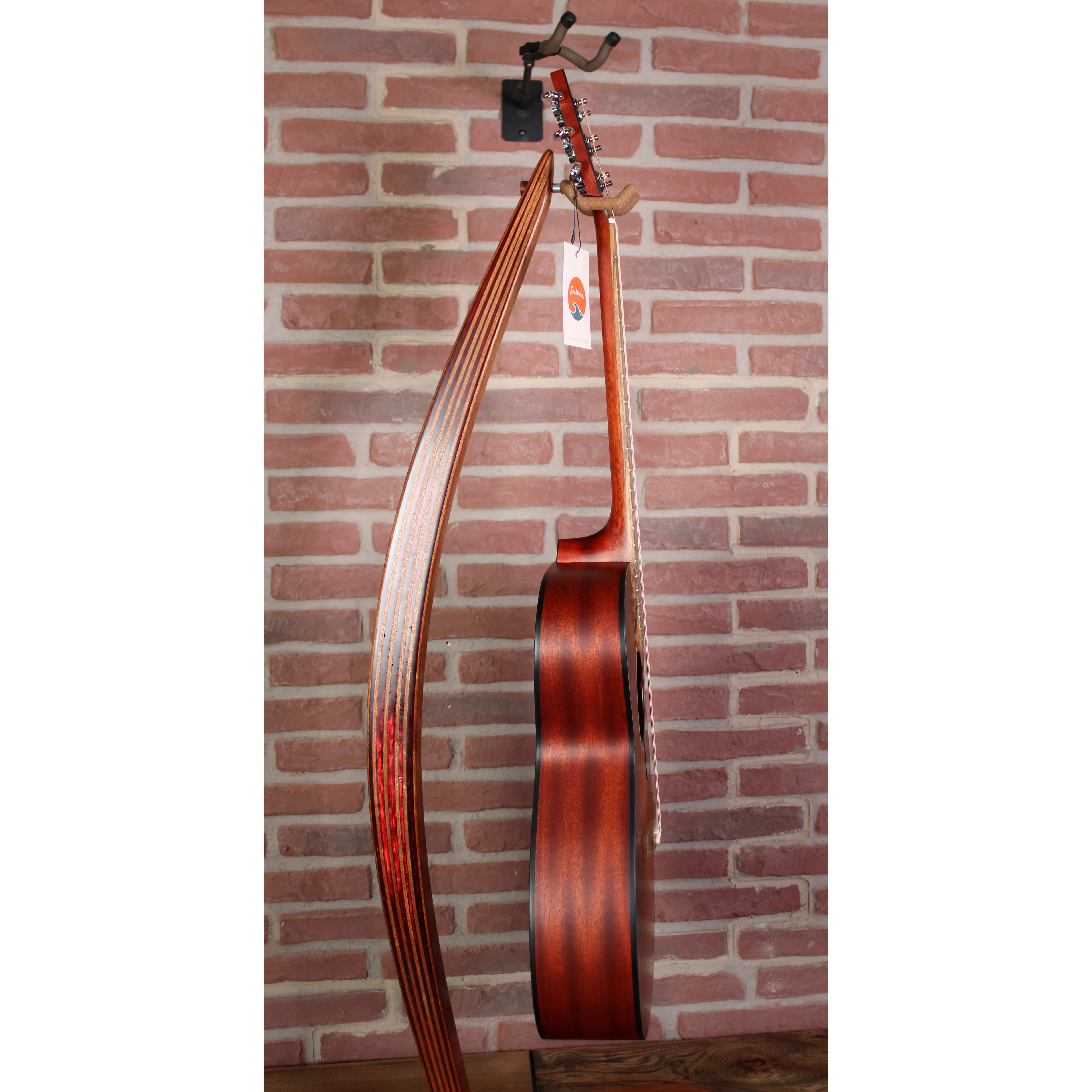 Eastman PCH1-OM-CLA Westerngitarre Seitenansicht mit Binding
