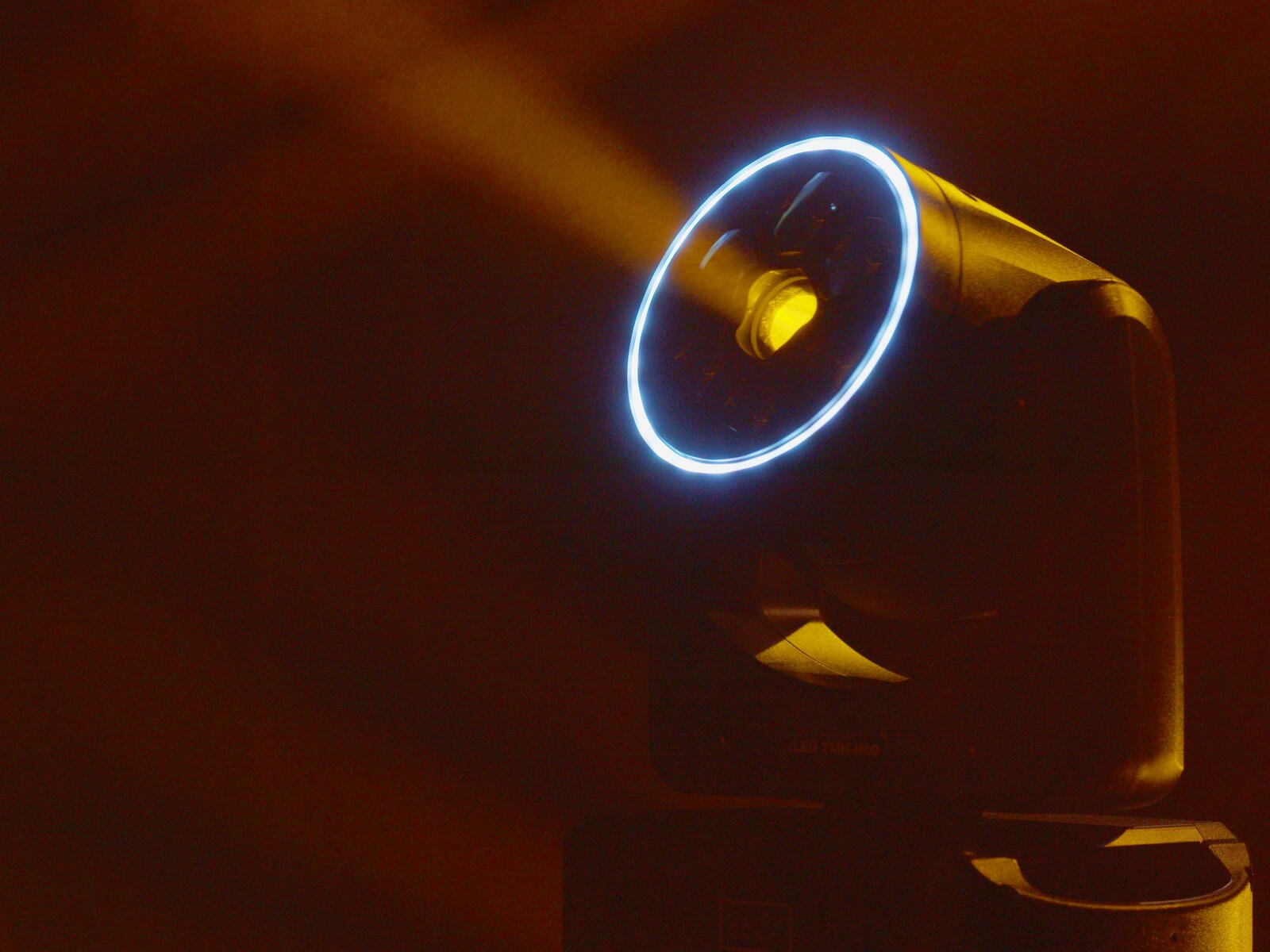 LED TMH-H60 Hybrid Moving-Head