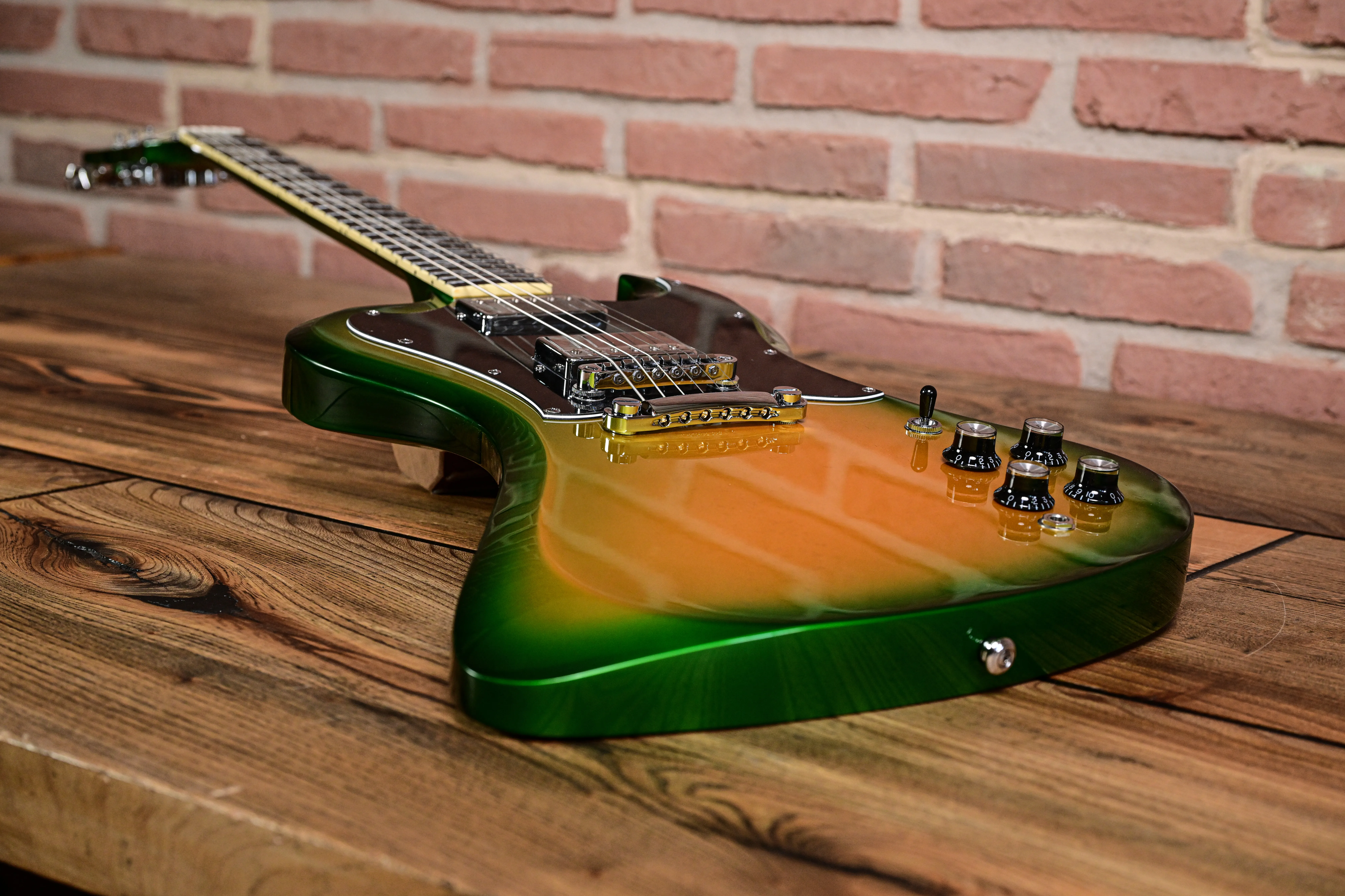 Revelator Serpent Burst   E-Gitarre