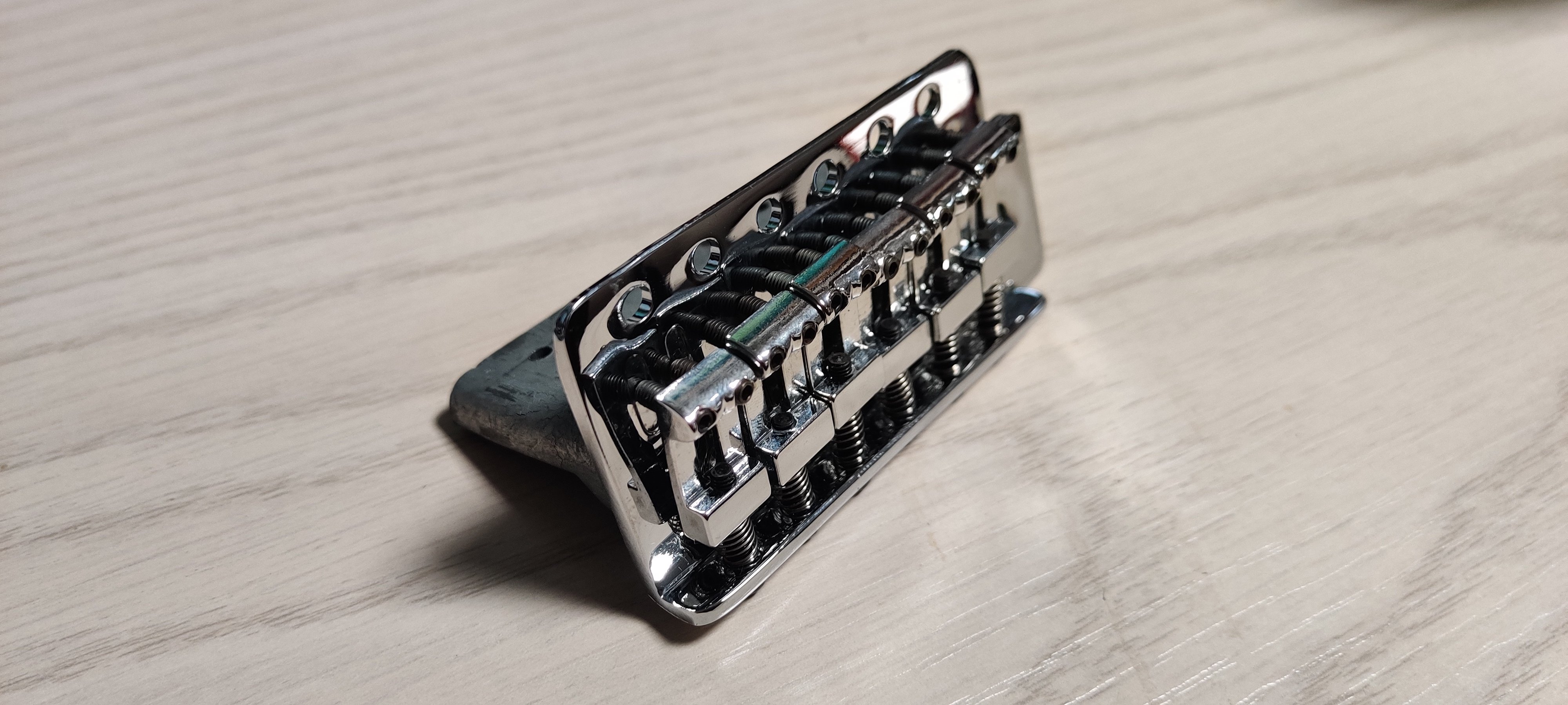 TMSY Tremolosystem mit 52mm Spacing und 6mm Gewinde, chrom inkl. Inbusschlüssel