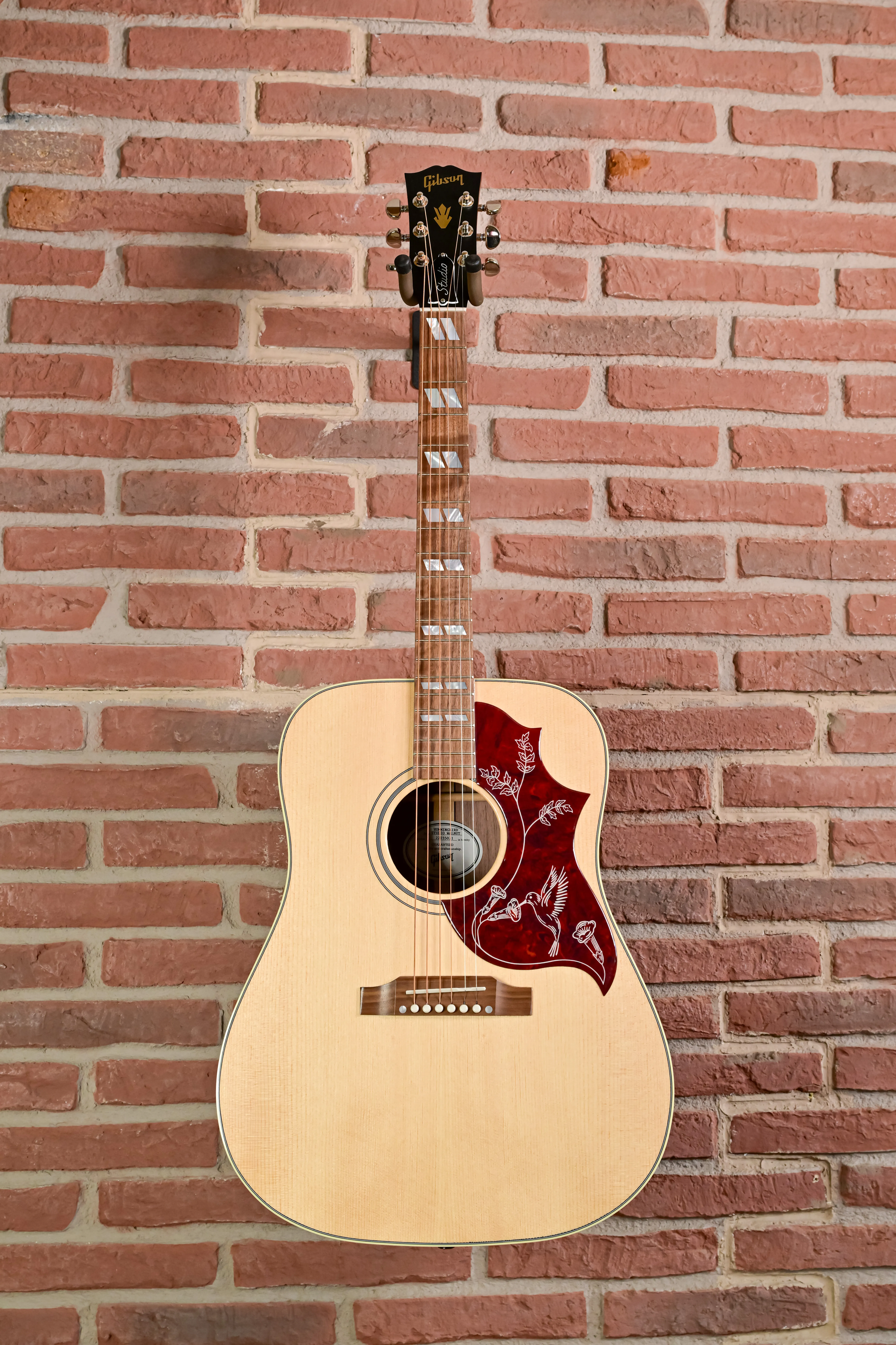 Gibson Hummingbird Studio Walnut Natural Seitenansicht rechts