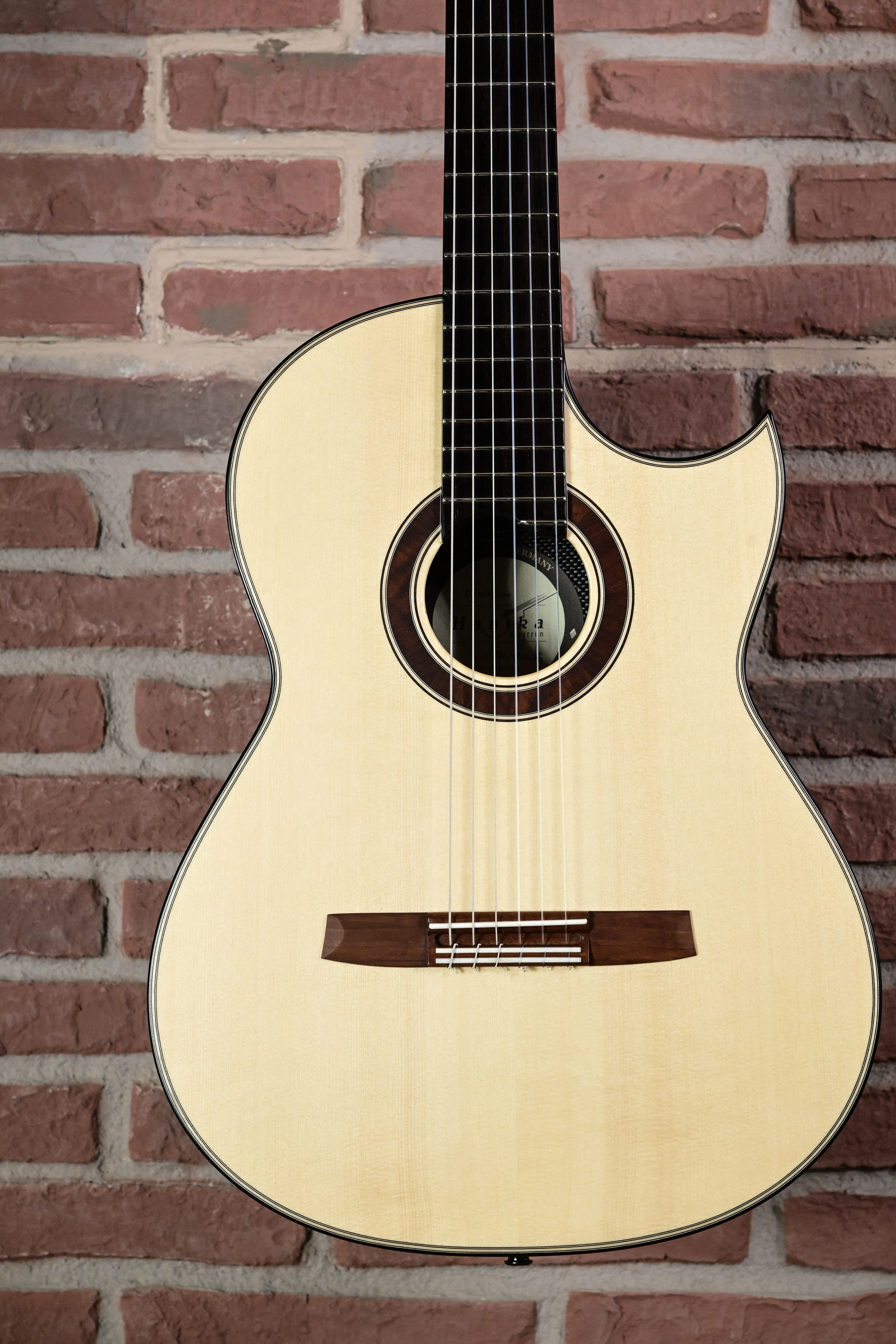 Crossover Nylonstringgitarre mit Udo Rösner Pickup
