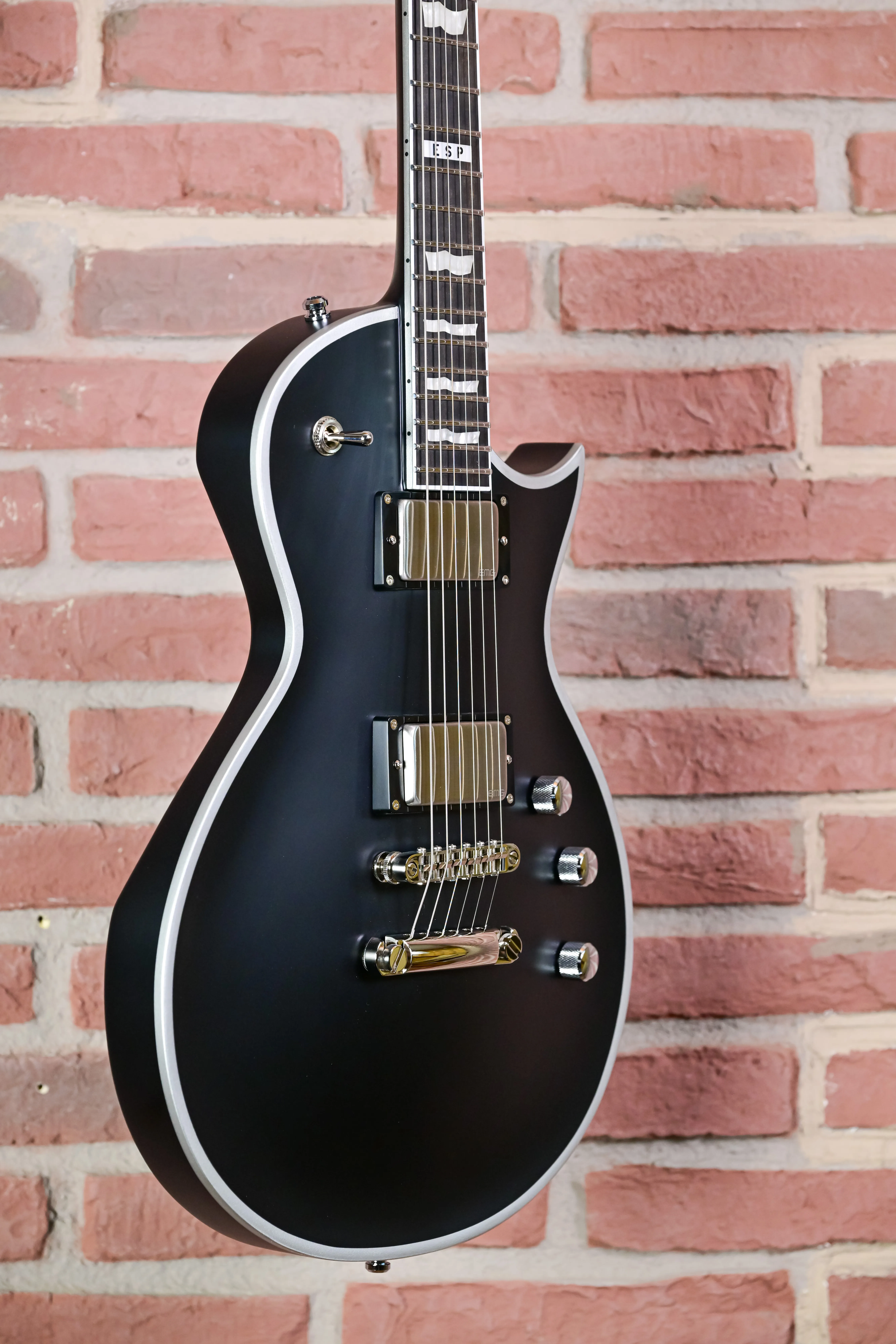 ESP E-II Eclipse BB E-Gitarre Perspektive von links