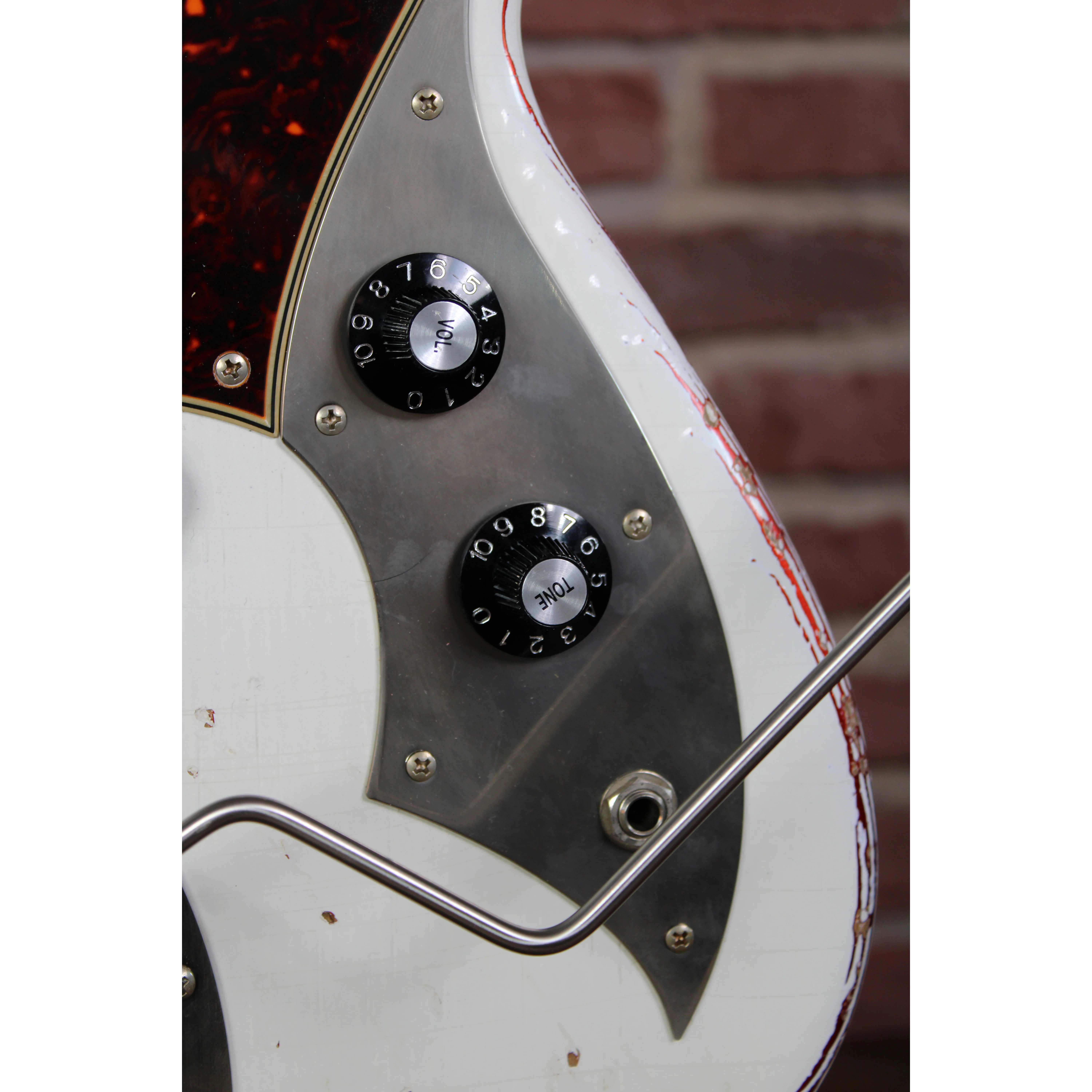 Serus J Olympic White over Candy Apple Red