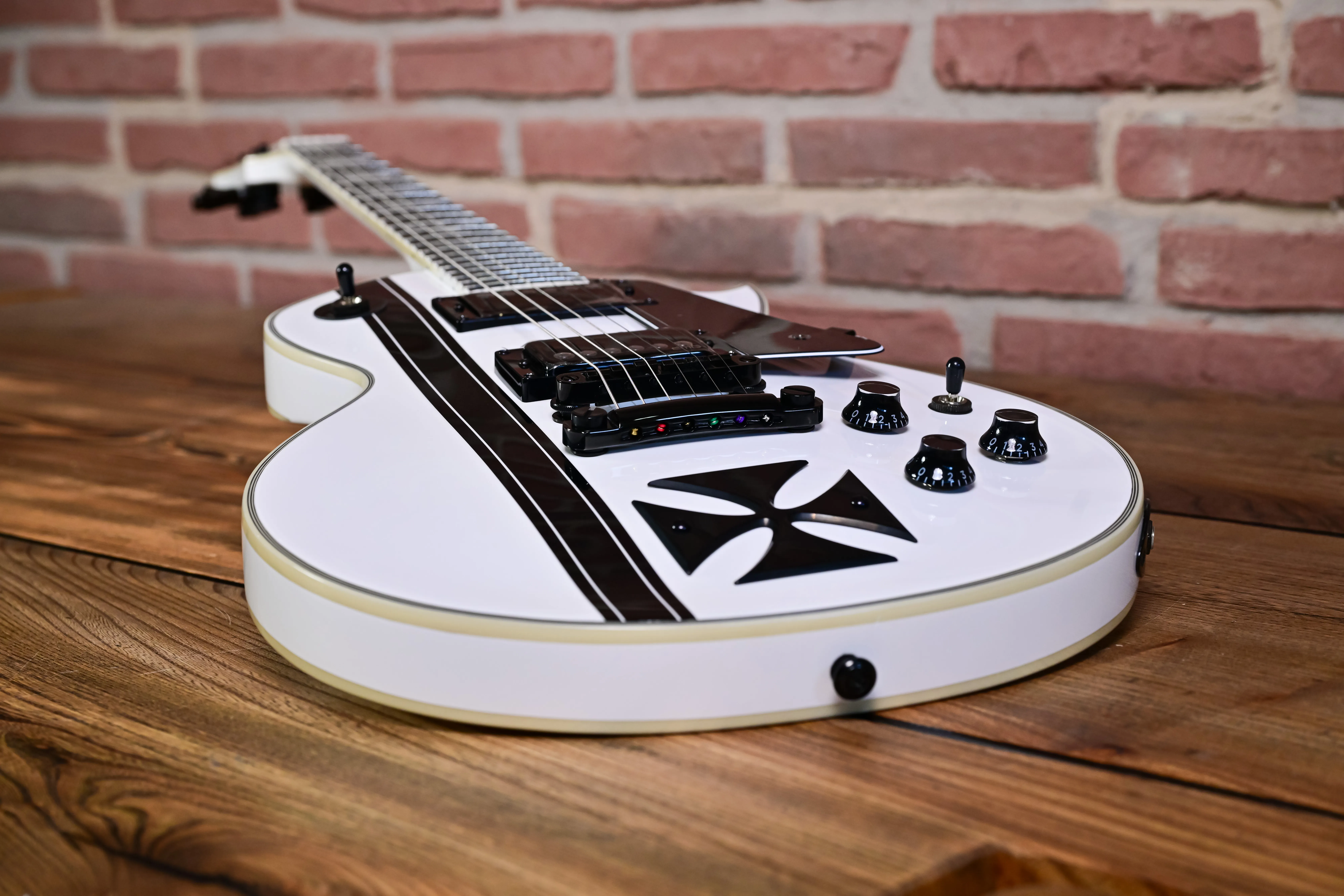 James Hetfield Iron Cross SW - E-Gitarre
