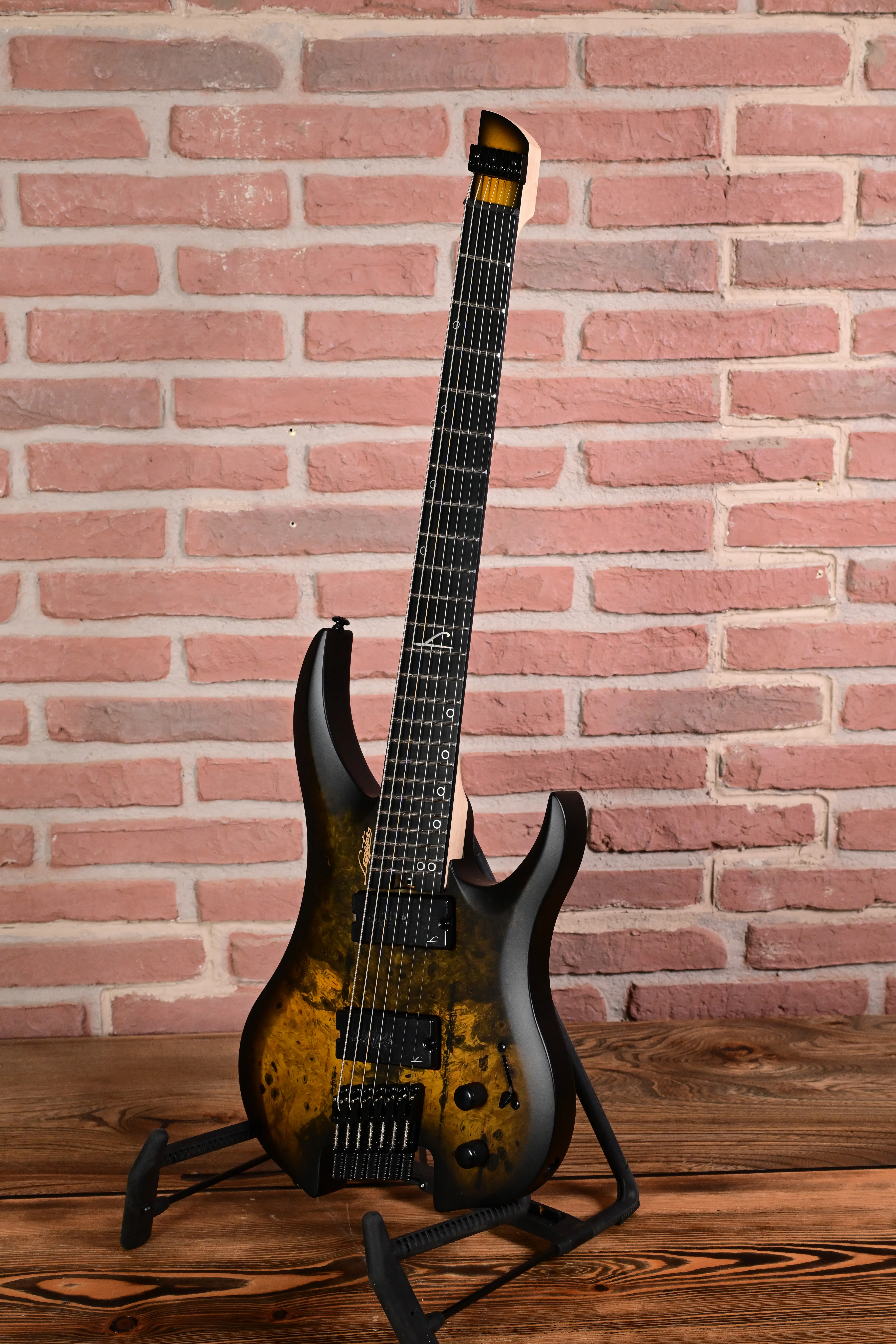 E-Gitarre, Headless-Gitarre, achte Saiten, schwarz-bernsteinfarben, Burl-Holzmaserung