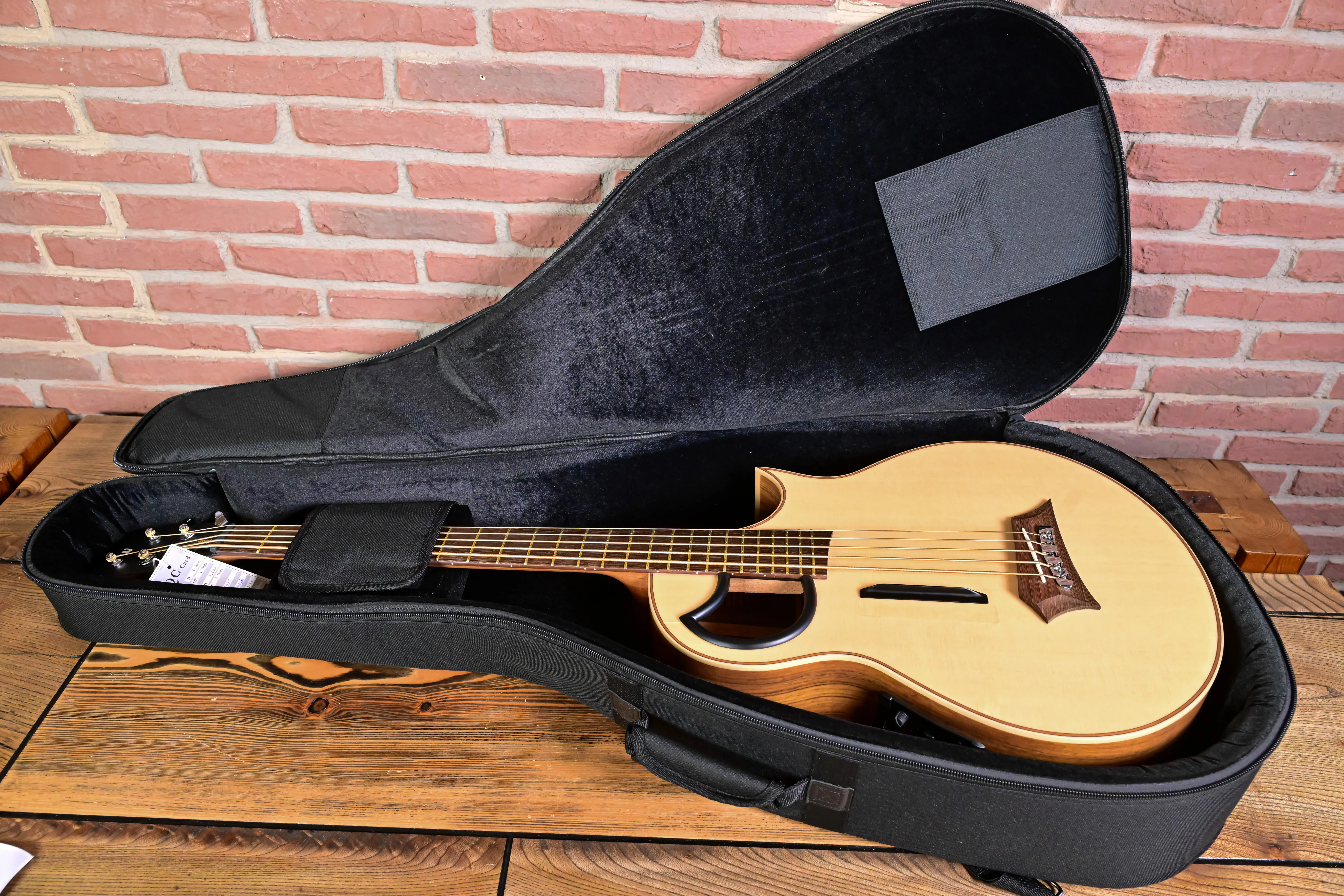 Alien 5 Natural 5-String Acoustic Bass Fretted (B-Stock)