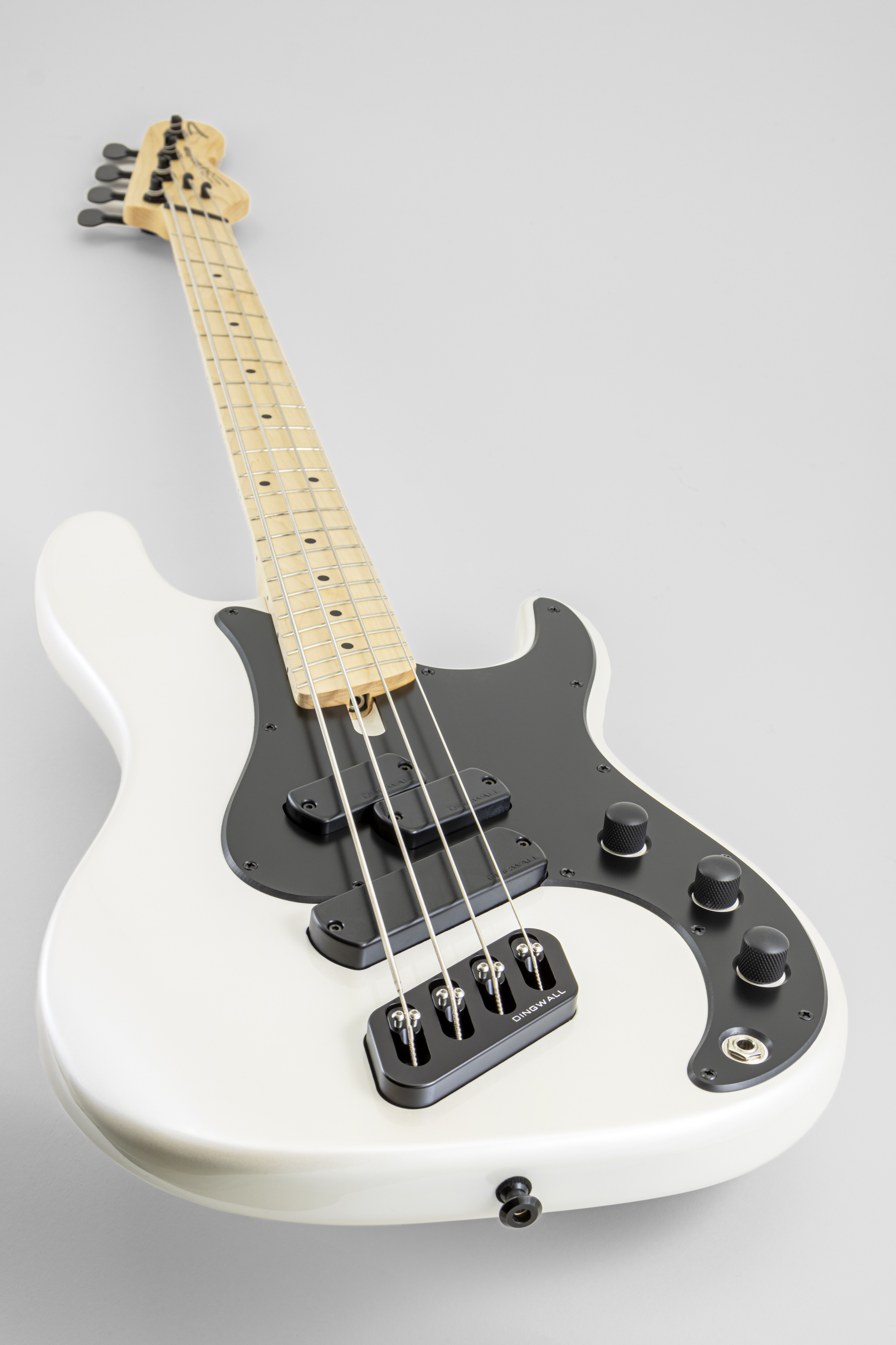SP1 Maple 4-String Bass Gloss Ducati Pearl White