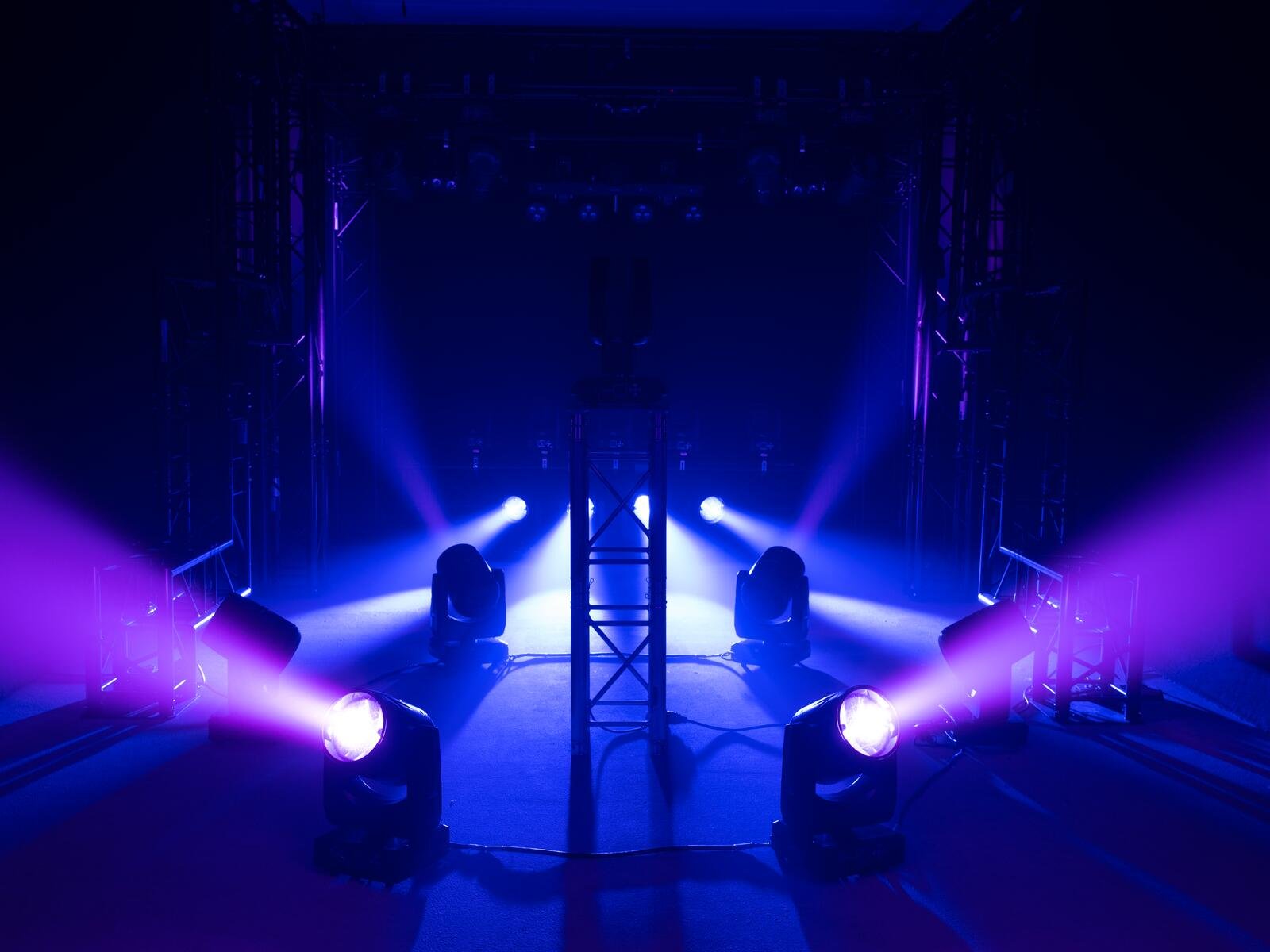 LED TMH-W400 Moving-Head Wash Zoom	