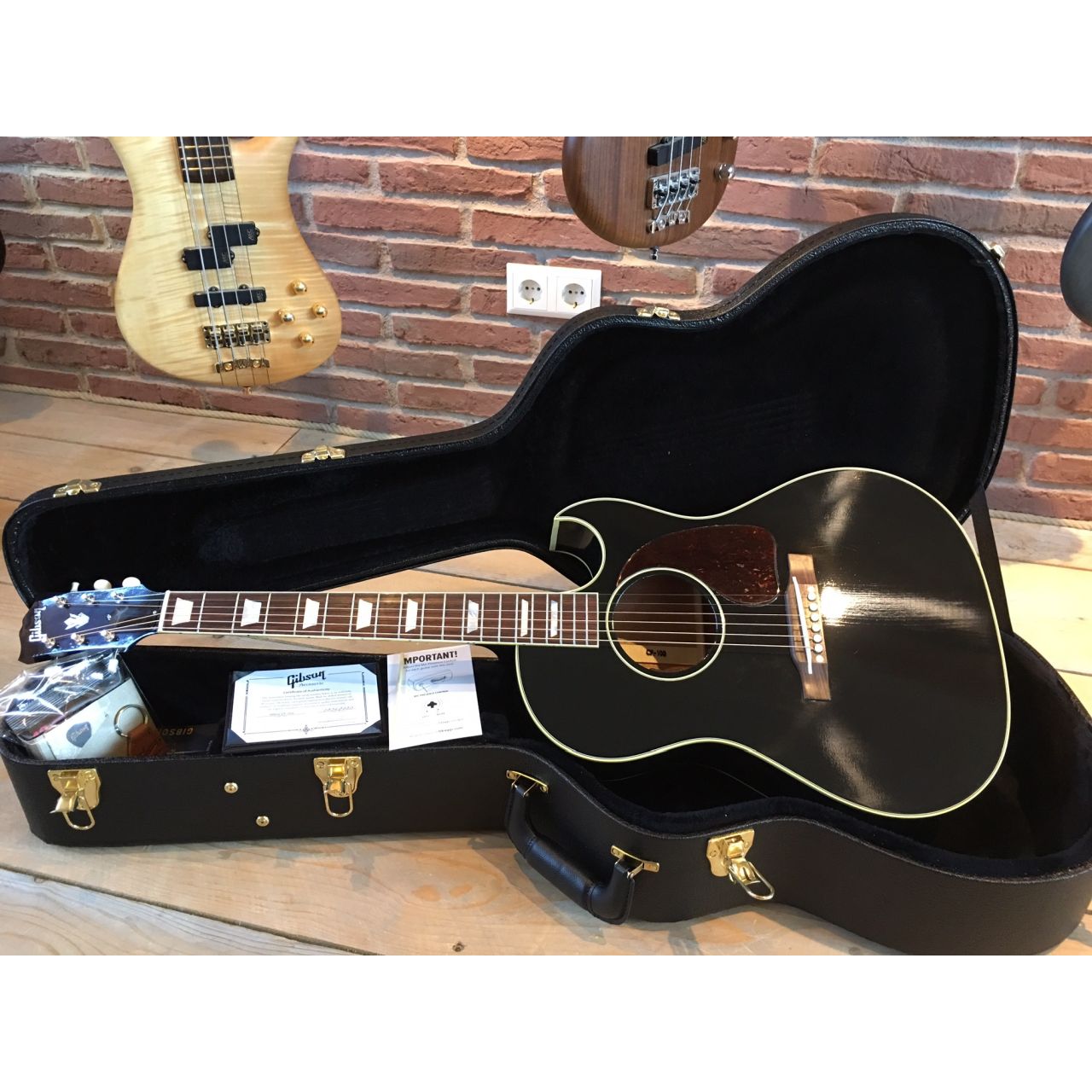 1950s CF100 Ebony Limited Edition - Westerngitarre mit Tonabnehmer